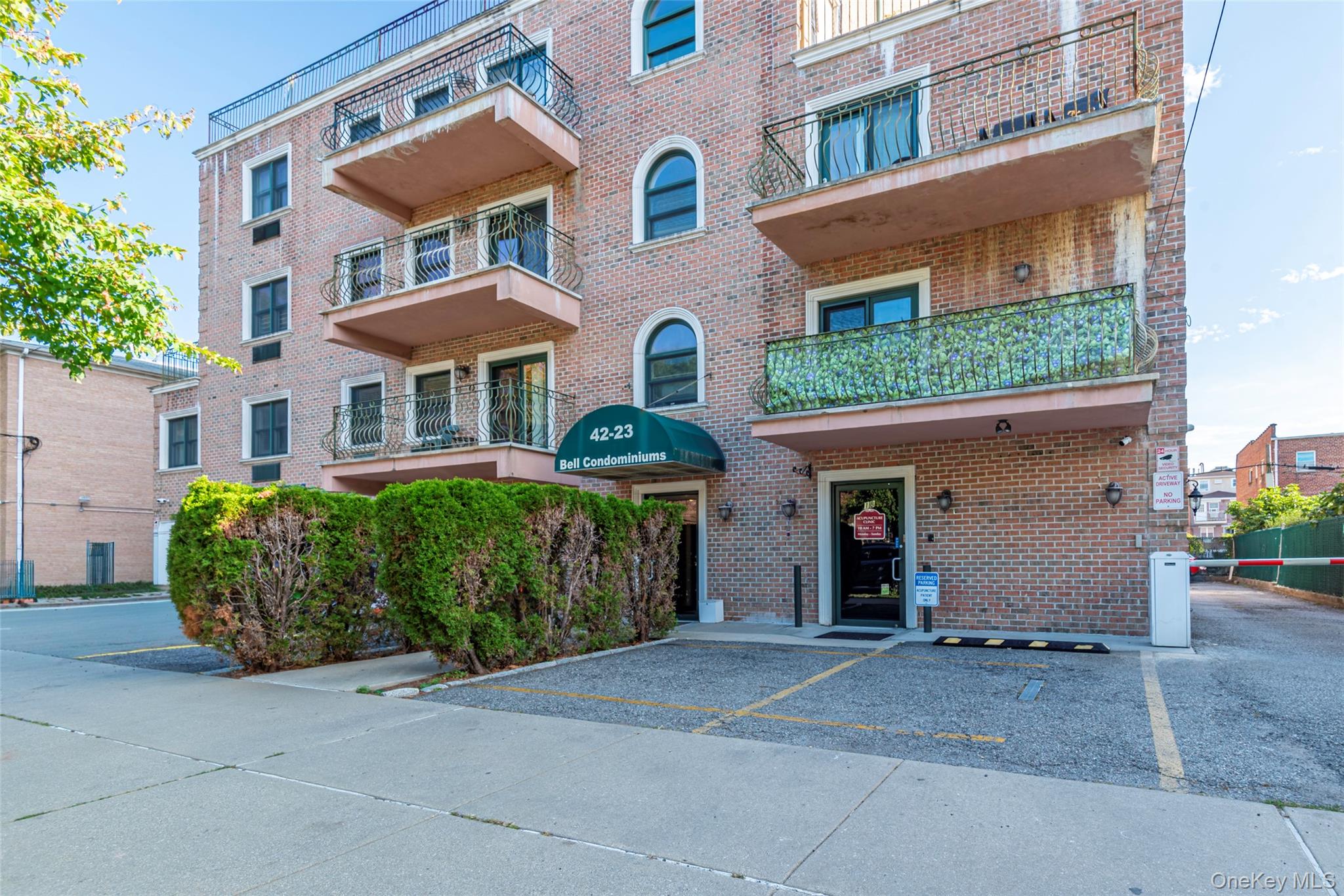 42-23 212 Street # 3B, Bayside, NY 11361