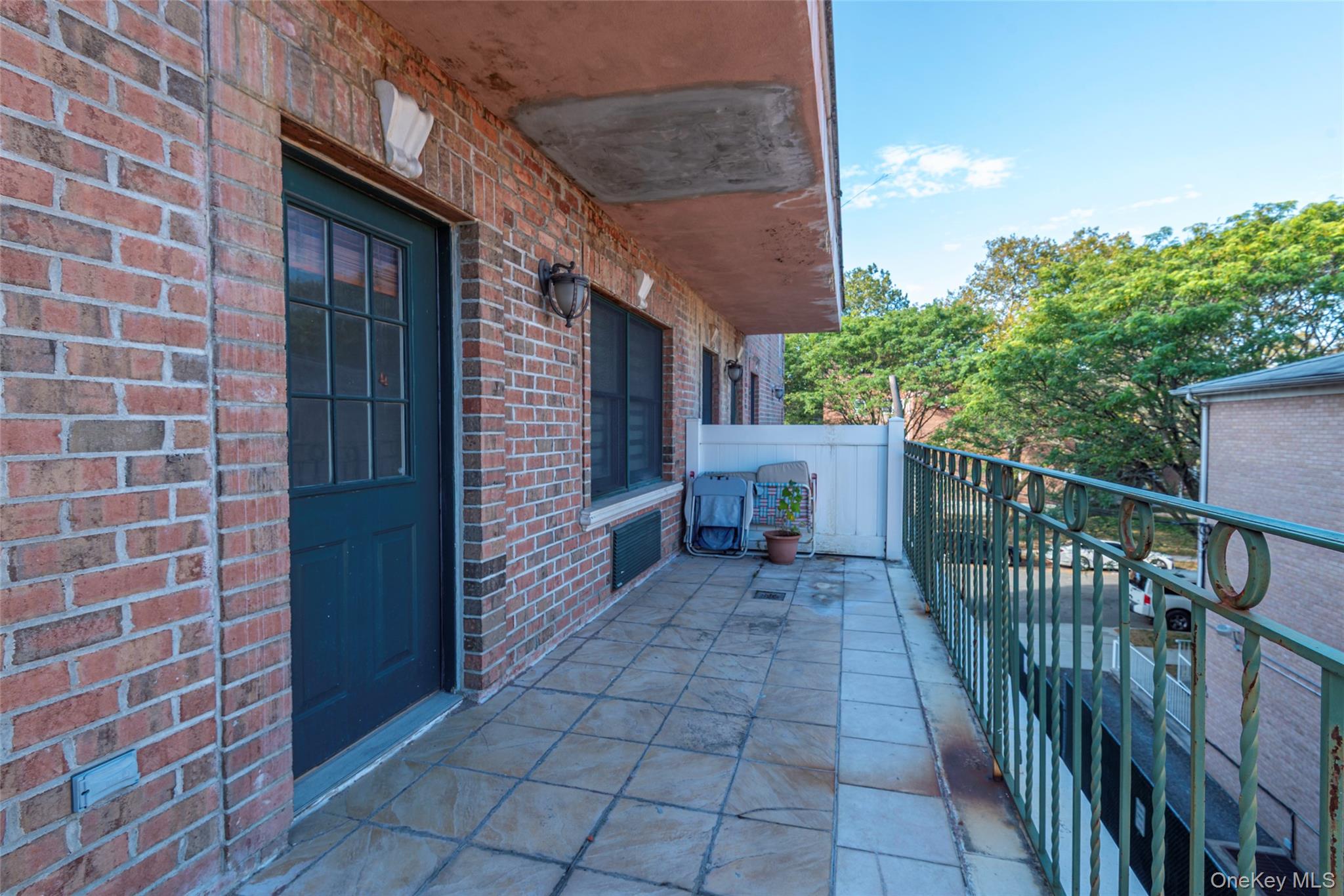 42-23 212 Street # 3B, Bayside, NY 11361