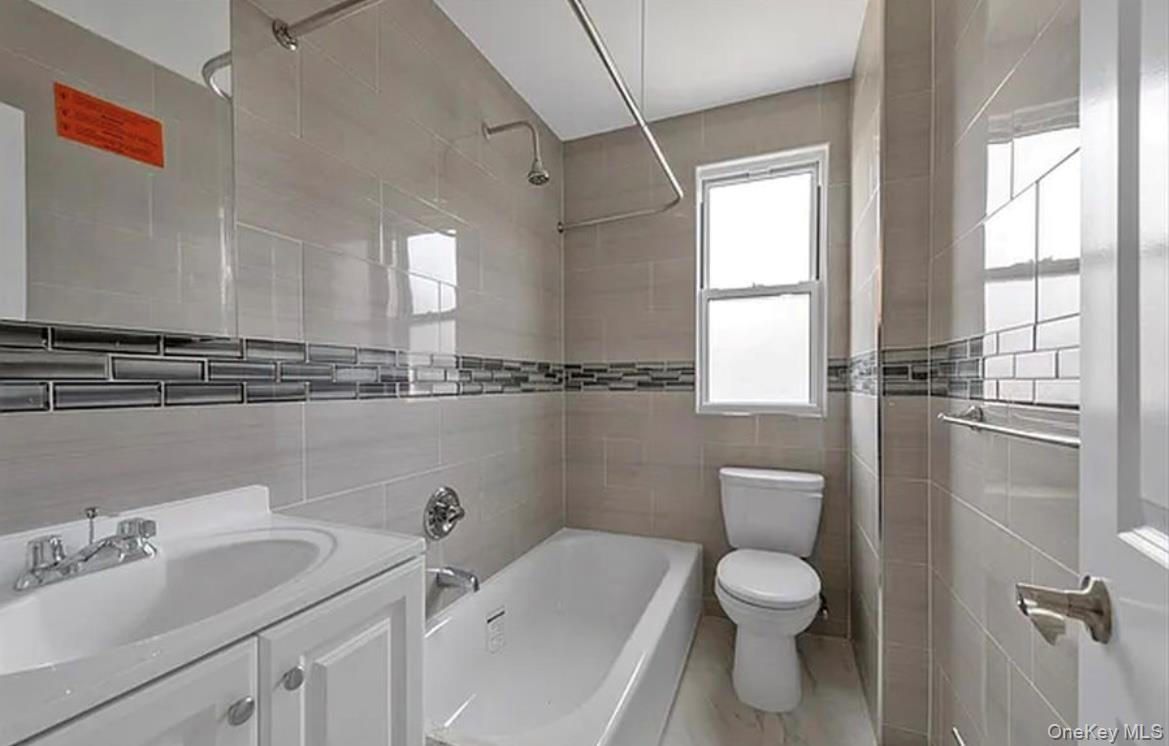 14139 79TH AVE # 3O, Kew Garden Hills, NY 11367