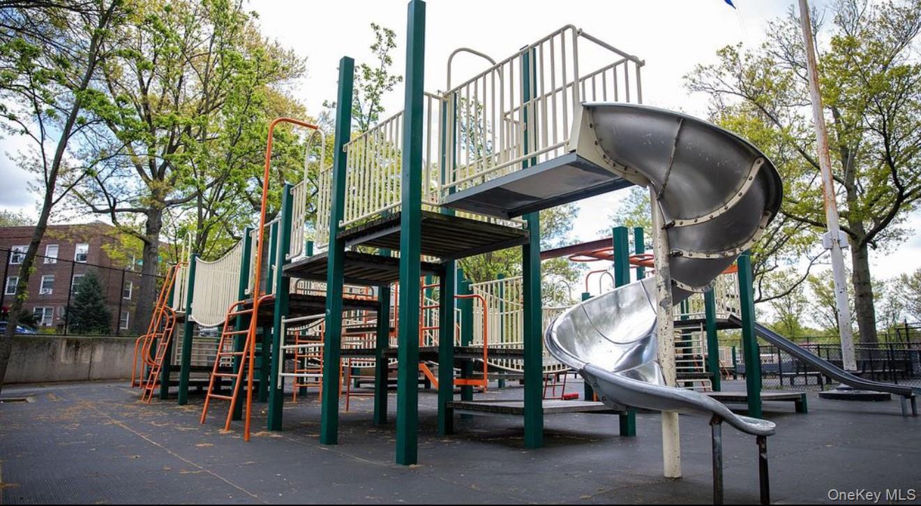 14139 79TH AVE # 3O, Kew Garden Hills, NY 11367