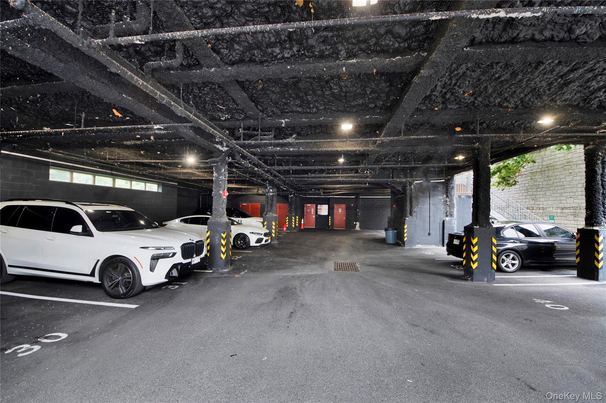 525 NORTH MACQUESTEN PARKWAY, Fleetwood, NY 10552