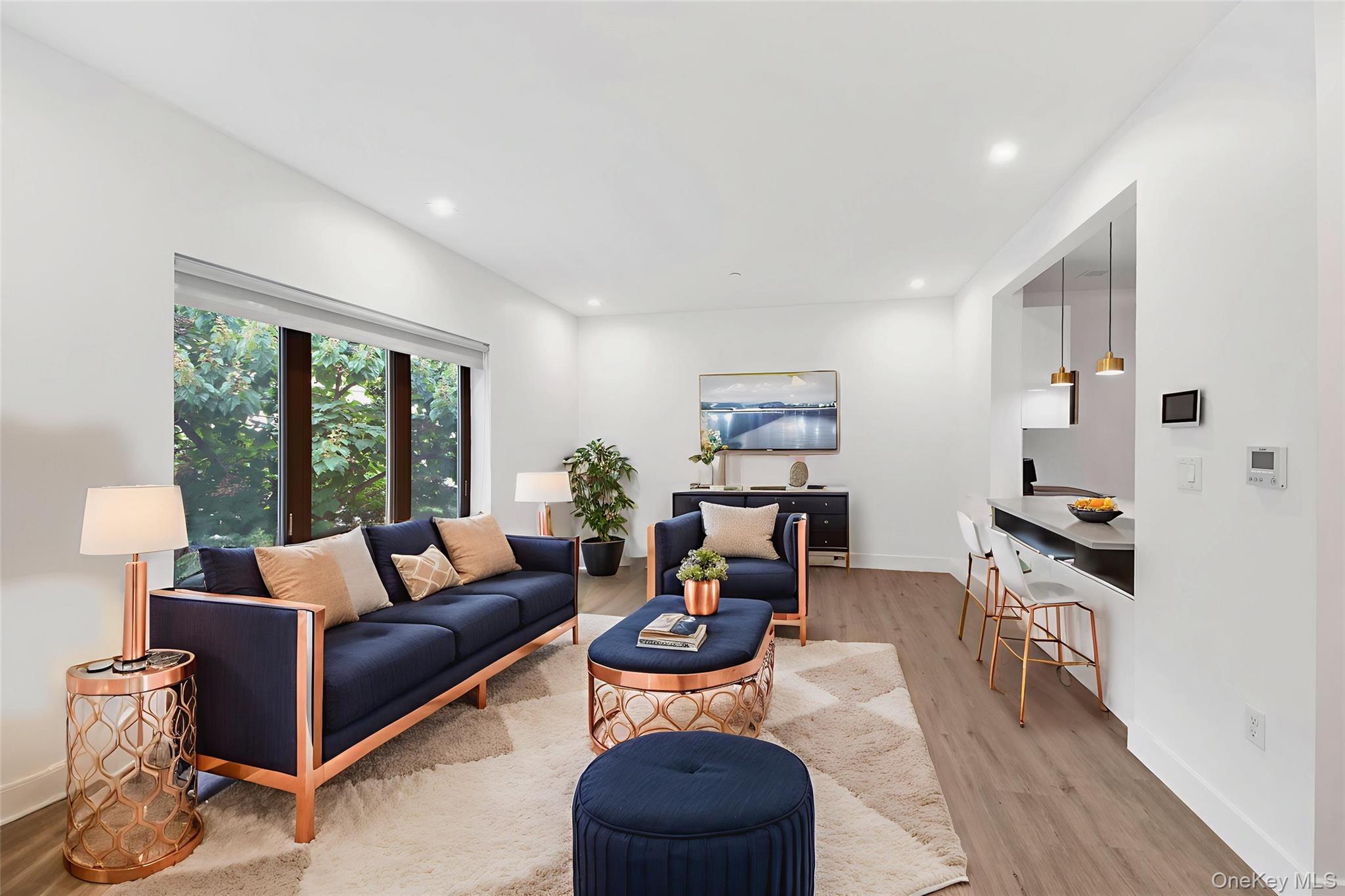 525 NORTH MACQUESTEN PARKWAY, Fleetwood, NY 10552