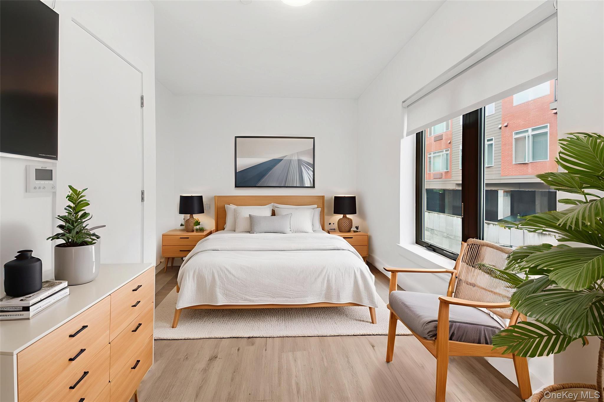 525 NORTH MACQUESTEN PARKWAY, Fleetwood, NY 10552