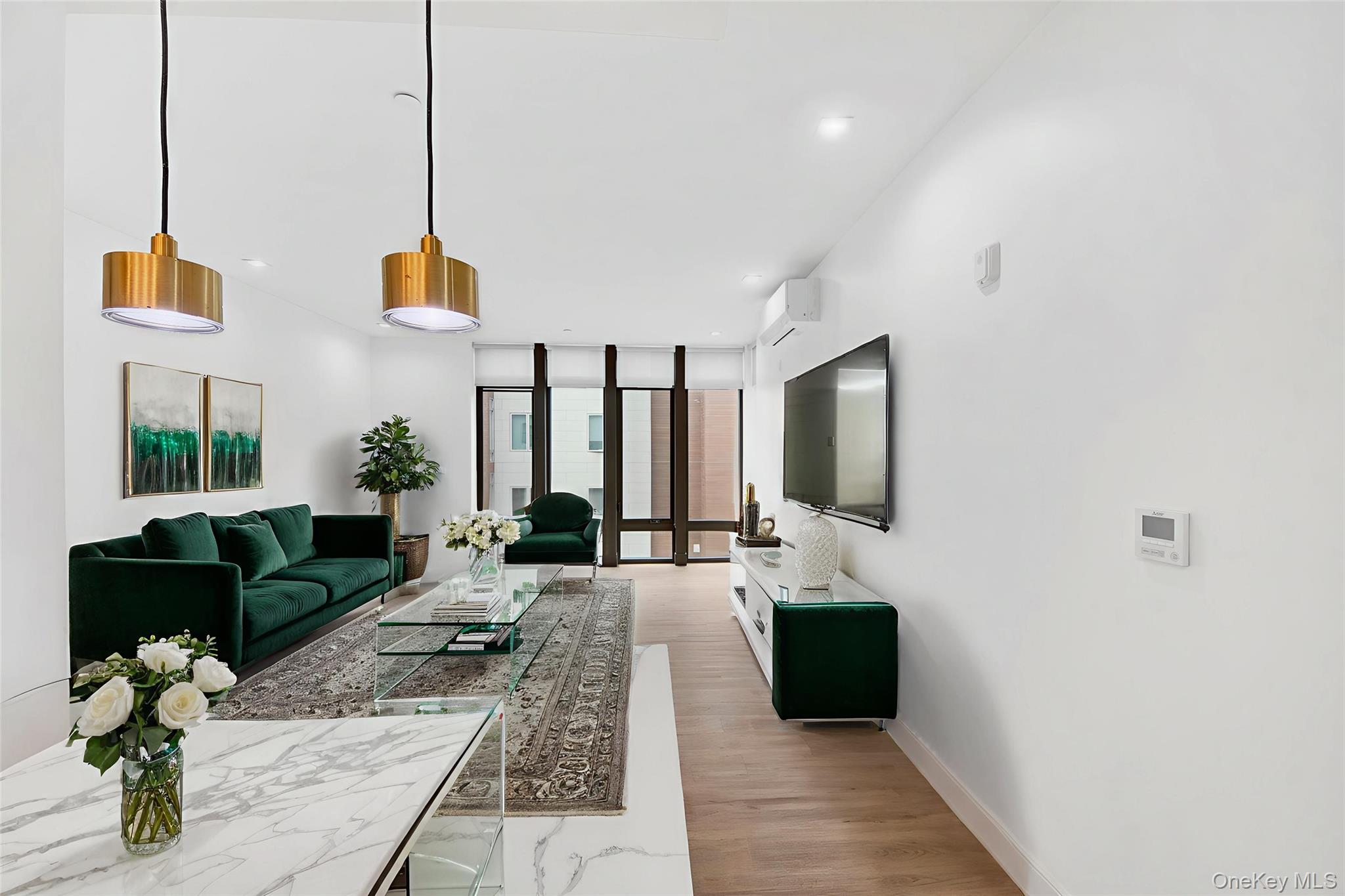 525 NORTH MACQUESTEN PARKWAY, Fleetwood, NY 10552