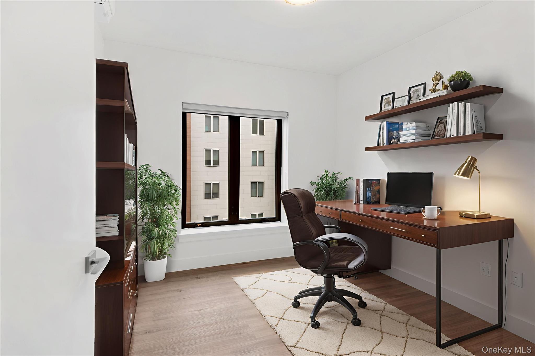 525 NORTH MACQUESTEN PARKWAY, Fleetwood, NY 10552