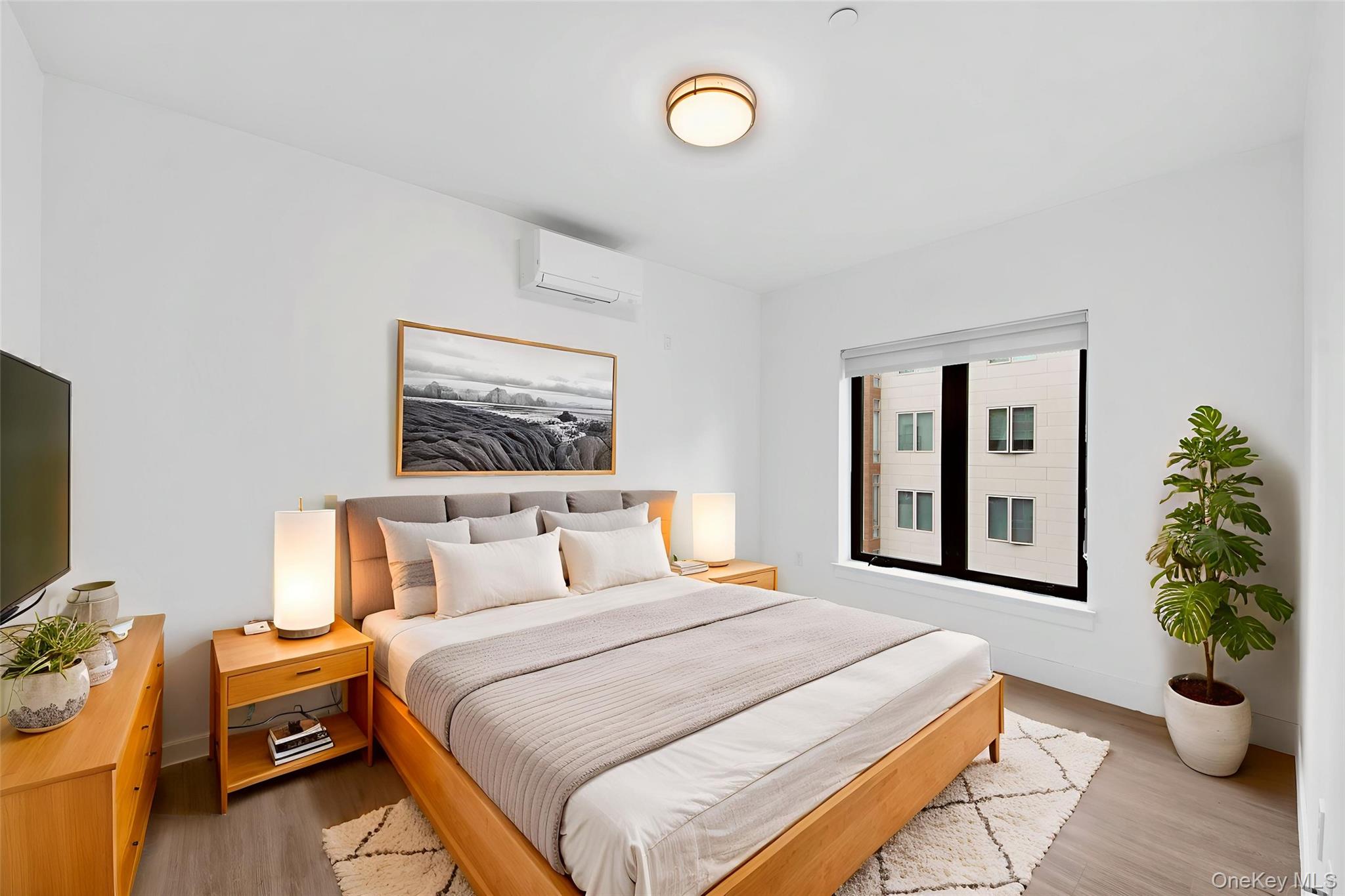 525 NORTH MACQUESTEN PARKWAY, Fleetwood, NY 10552