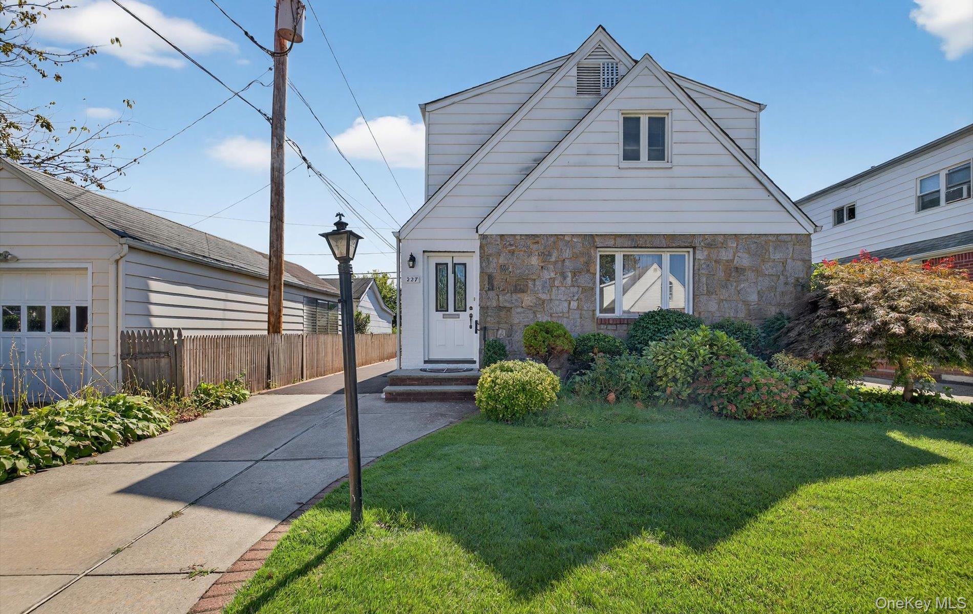 227 Brown Street, Mineola, NY 11501