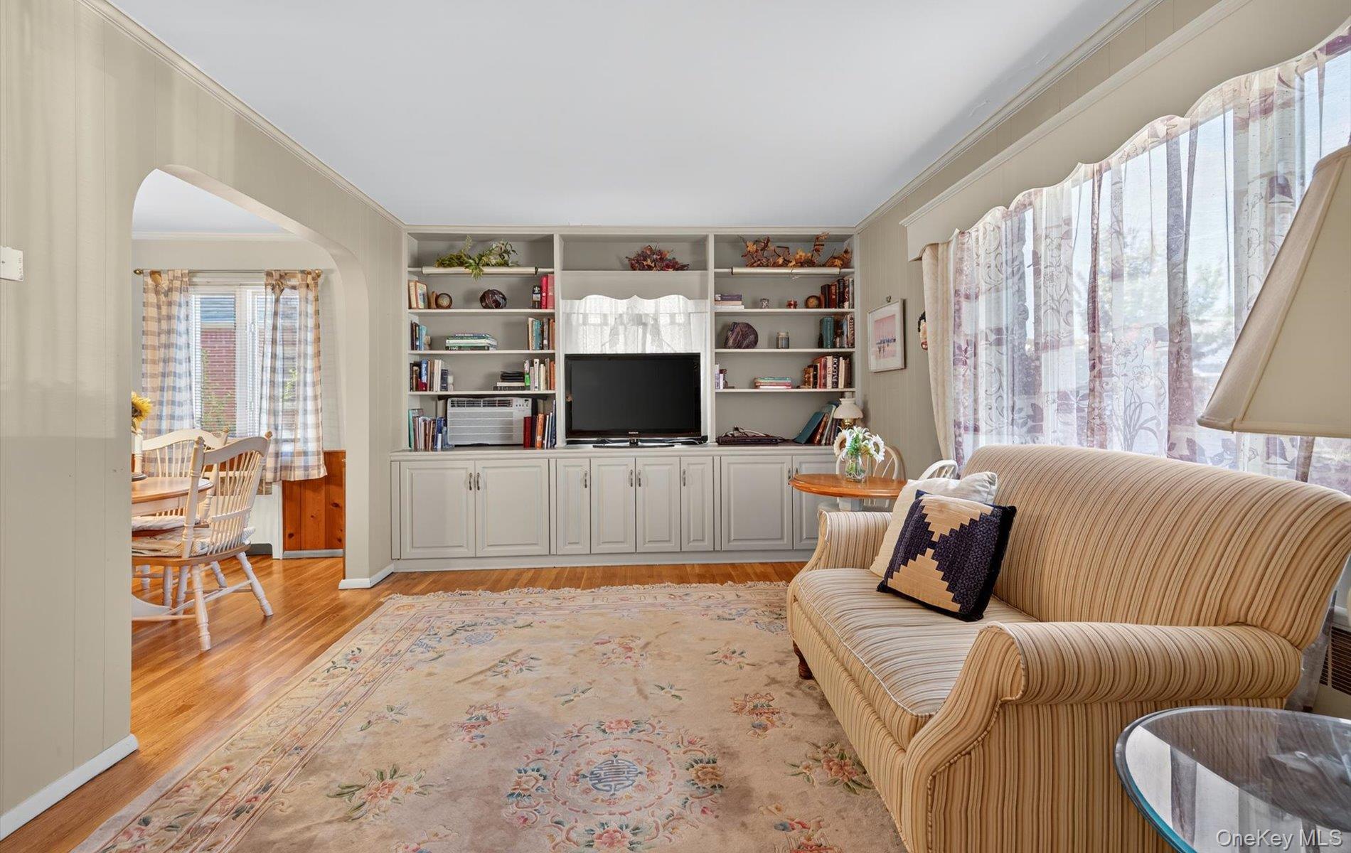 227 Brown Street, Mineola, NY 11501