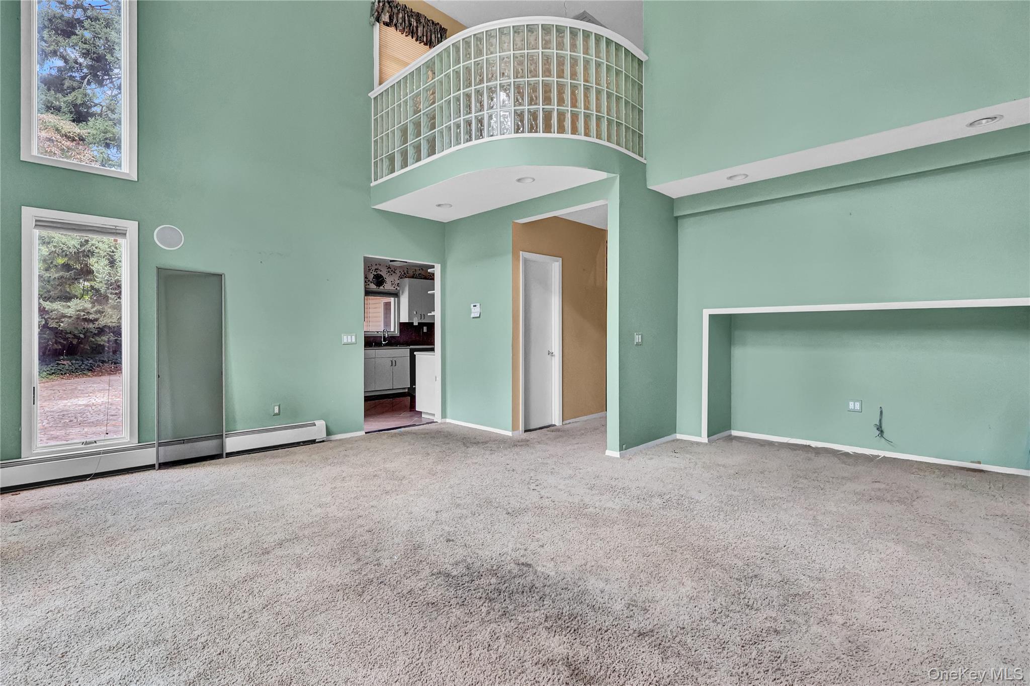 1 Oakleaf Court, Huntington, NY 11743