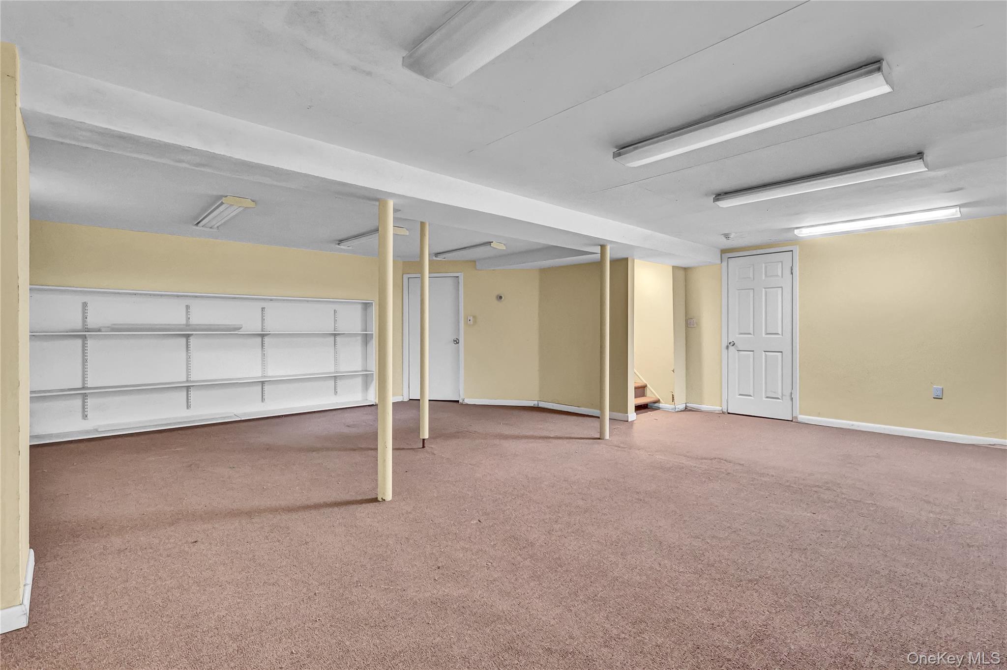 1 Oakleaf Court, Huntington, NY 11743