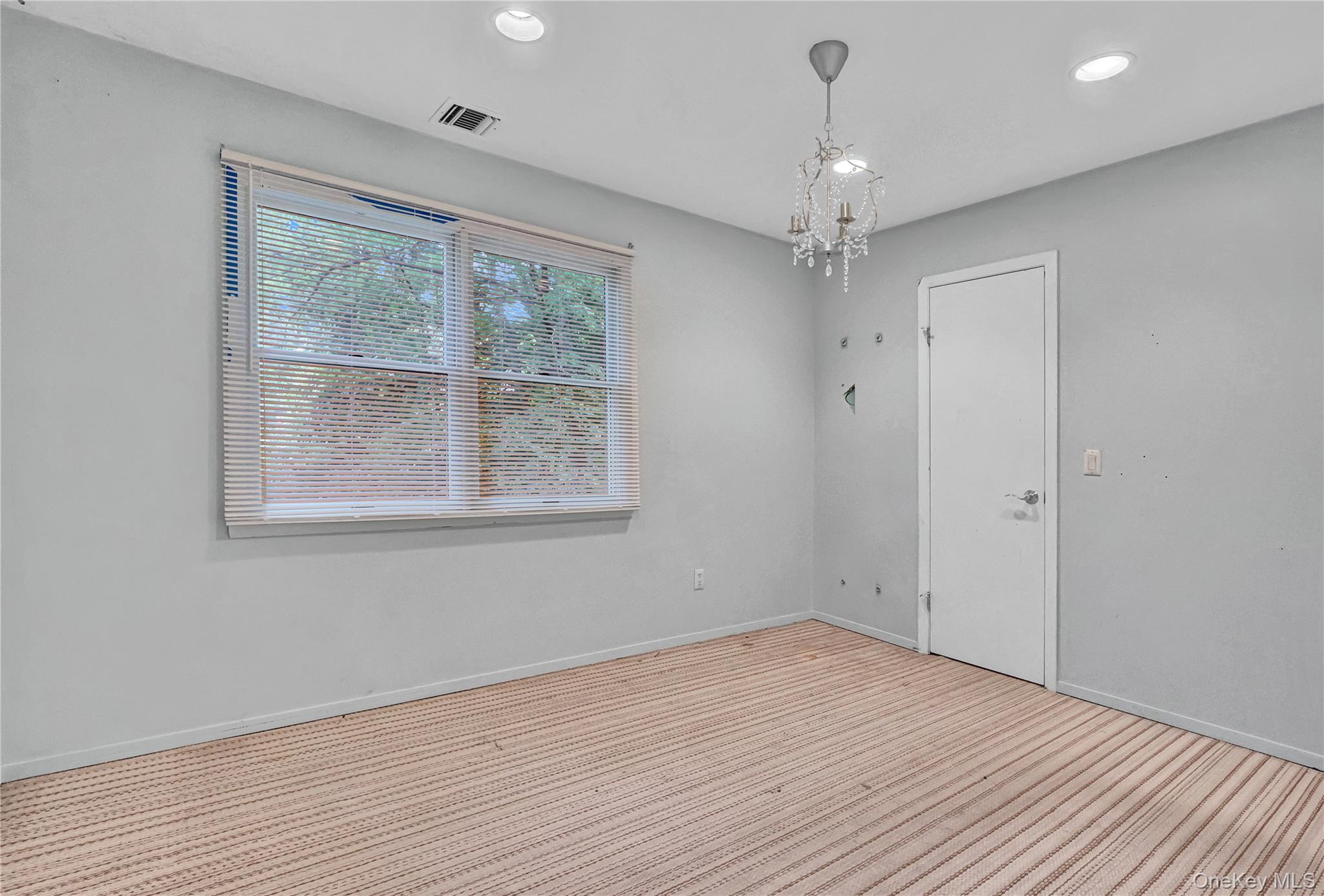 1 Oakleaf Court, Huntington, NY 11743