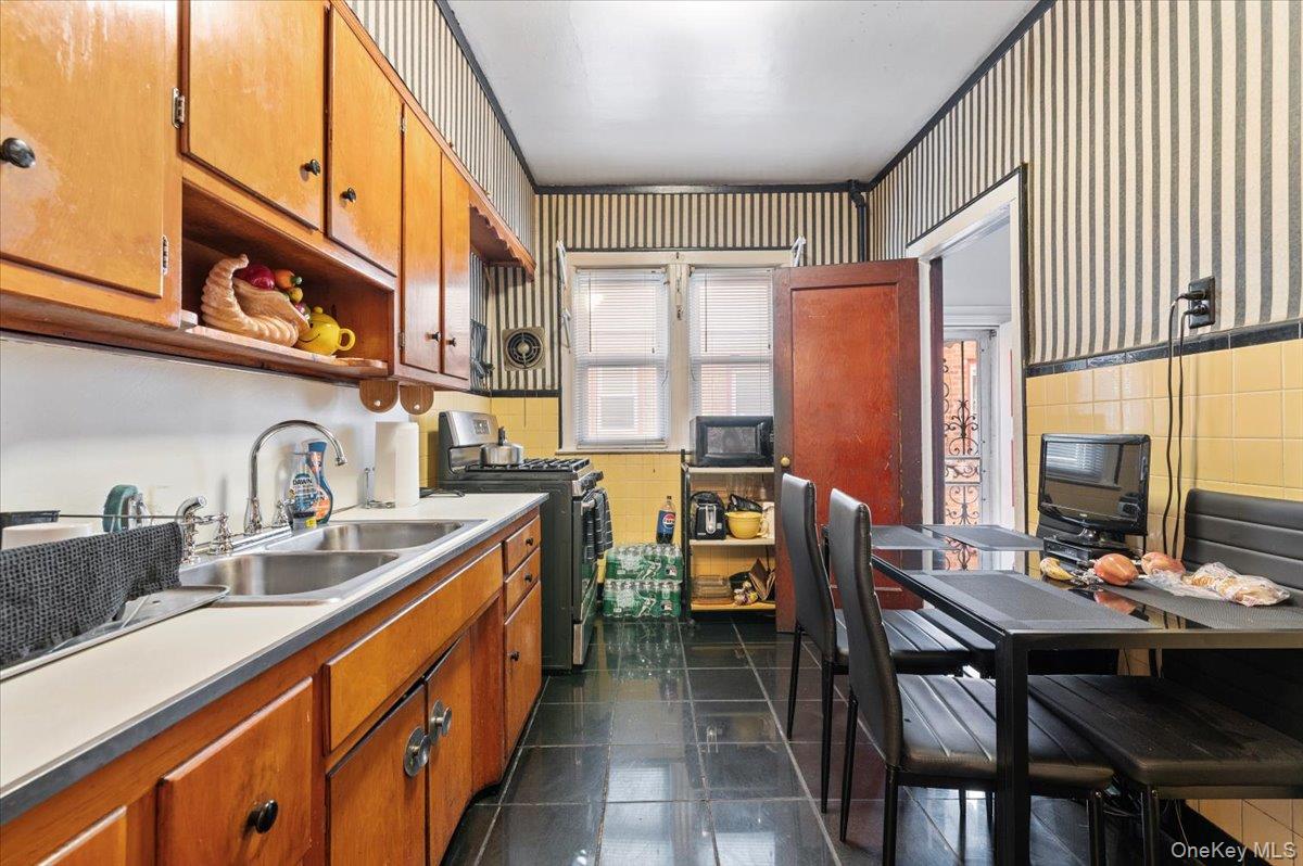 11615 220th Street, Cambria Heights, NY 11411