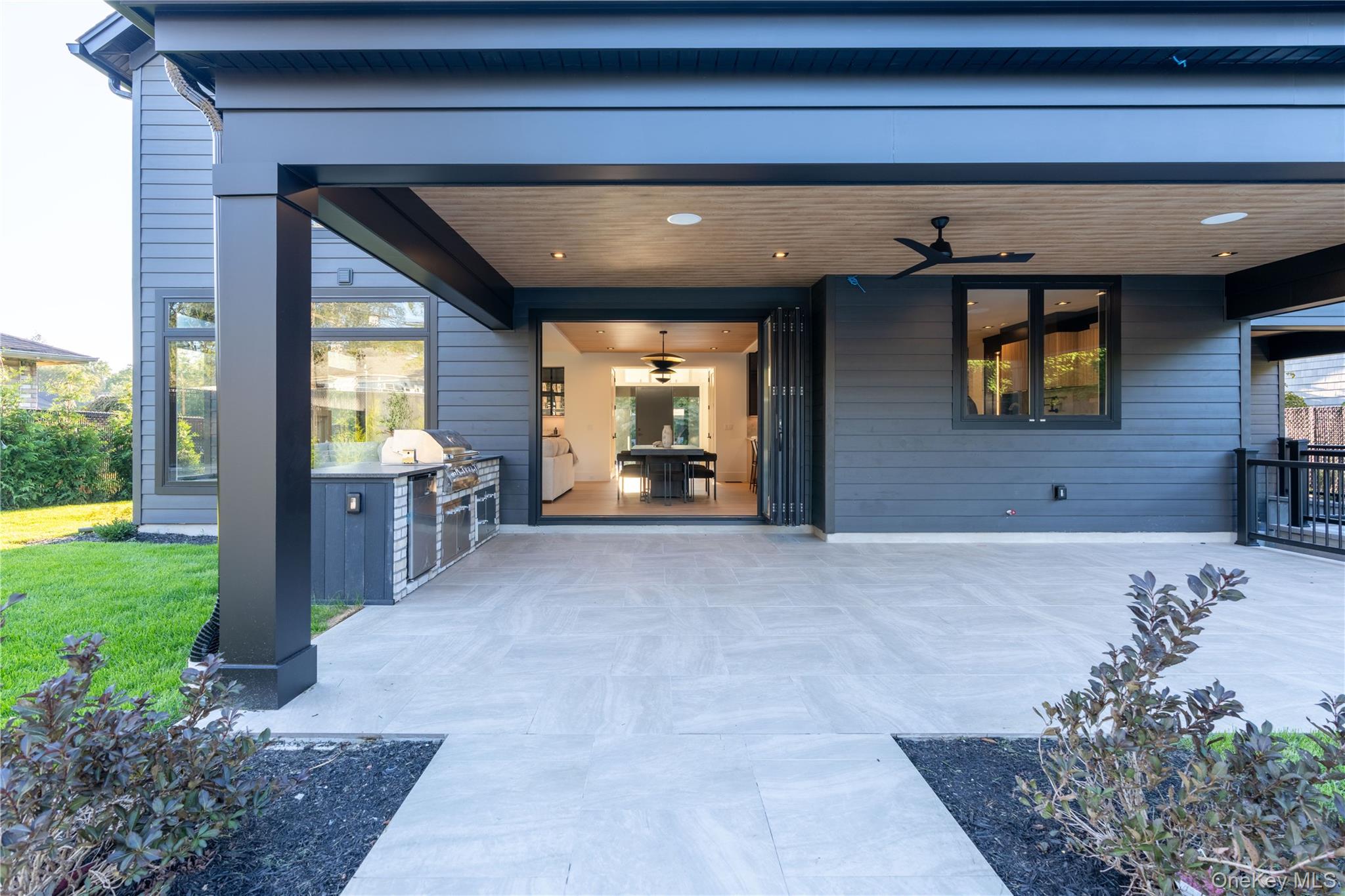 487 Davie Street, Westbury, NY 11590