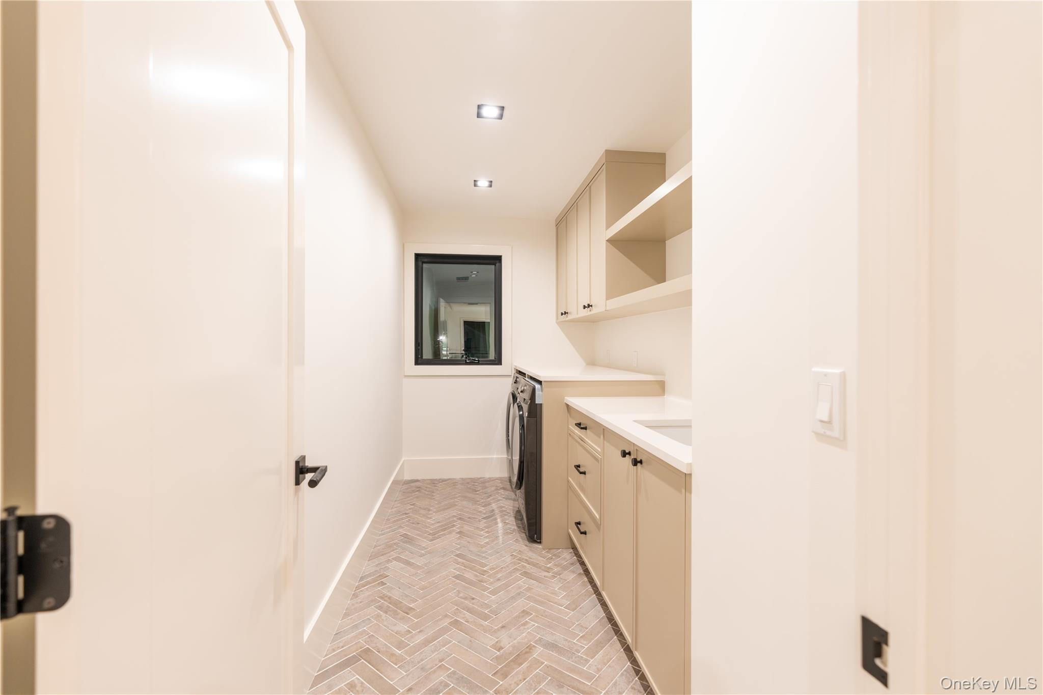 487 Davie Street, Westbury, NY 11590