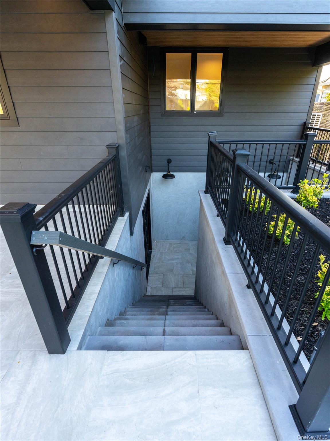 487 Davie Street, Westbury, NY 11590