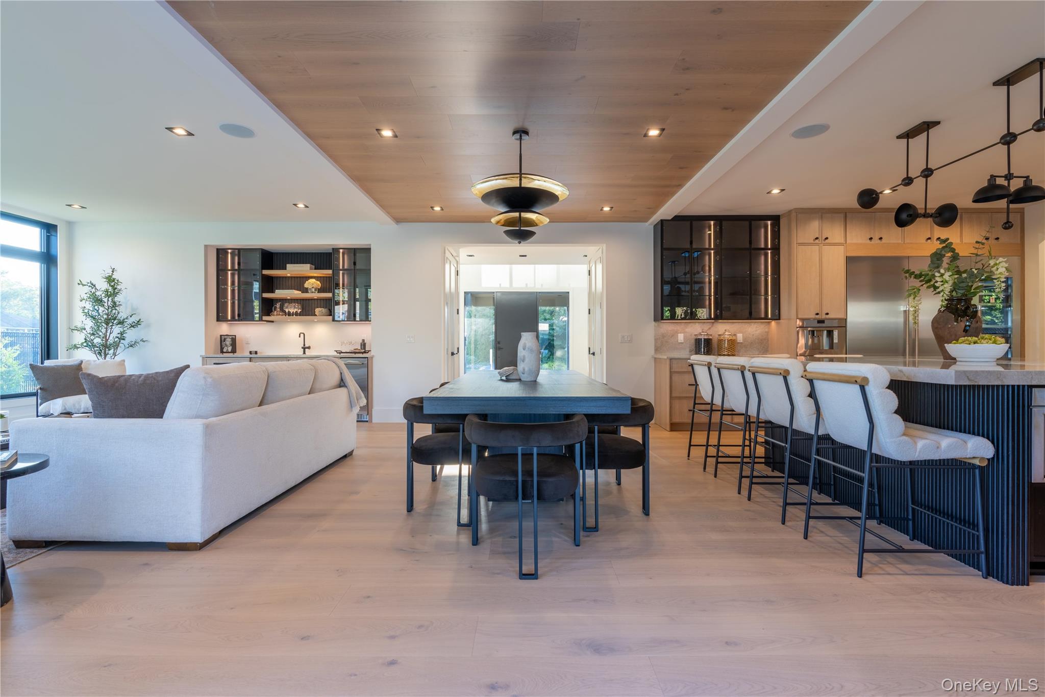 487 Davie Street, Westbury, NY 11590