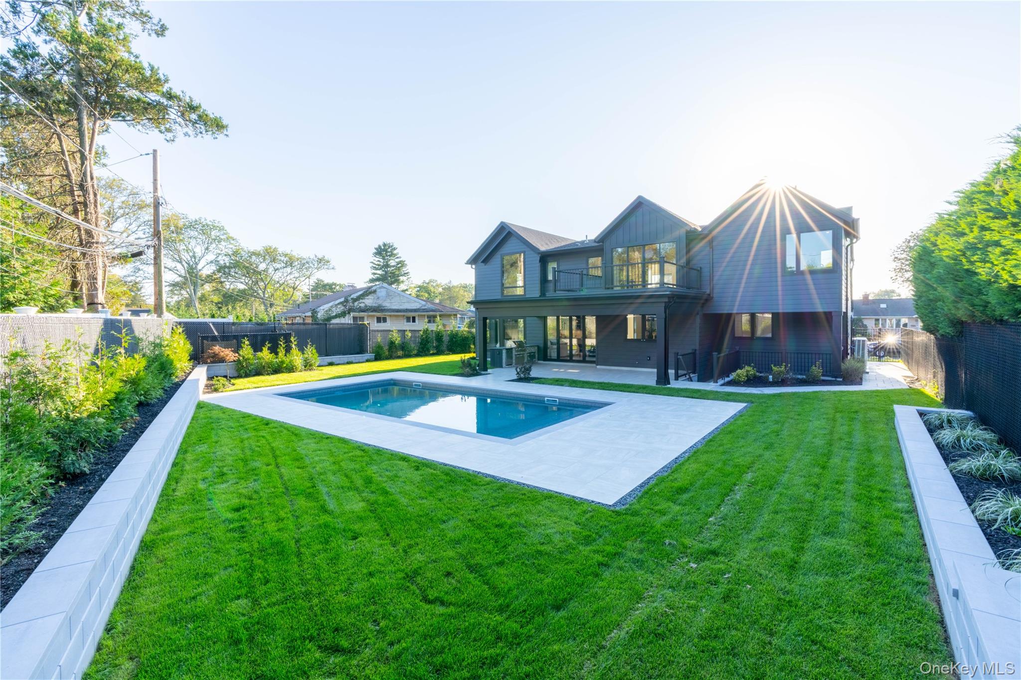 487 Davie Street, Westbury, NY 11590