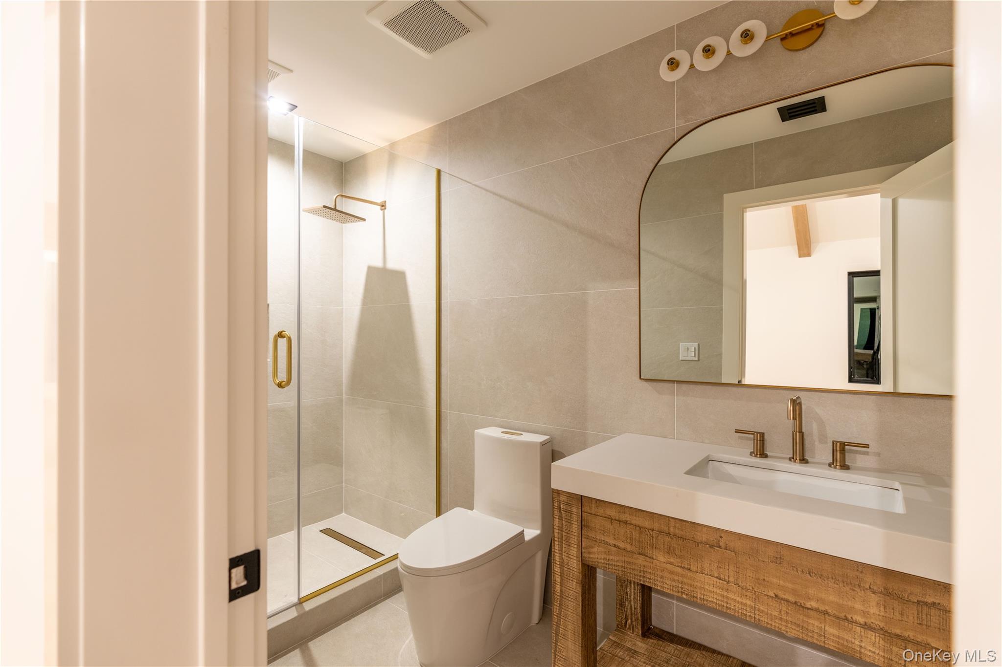 487 Davie Street, Westbury, NY 11590