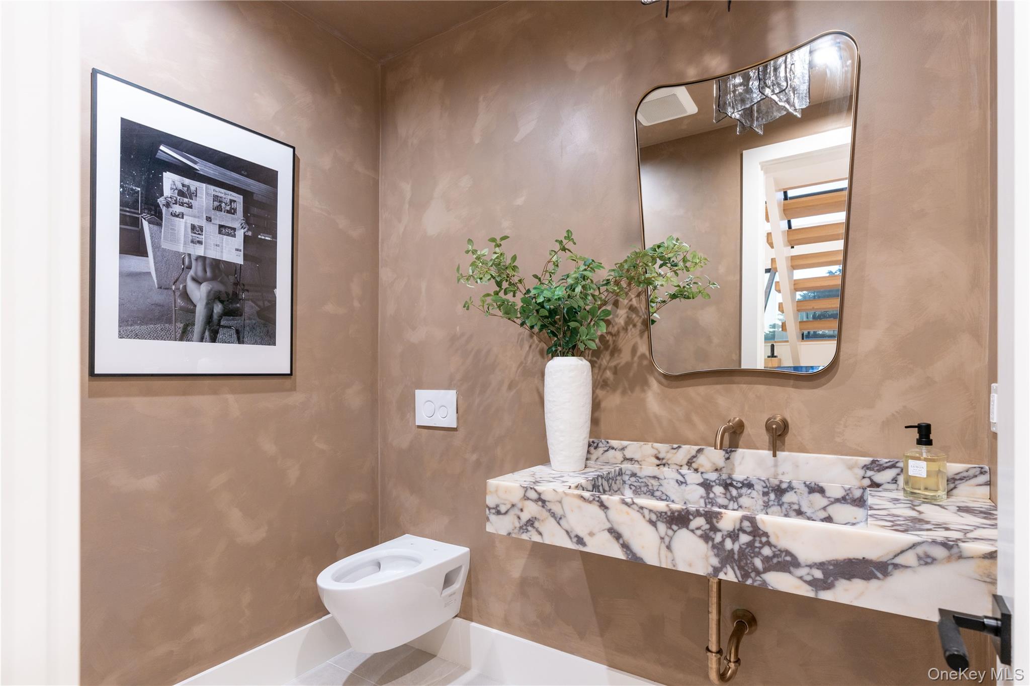 487 Davie Street, Westbury, NY 11590