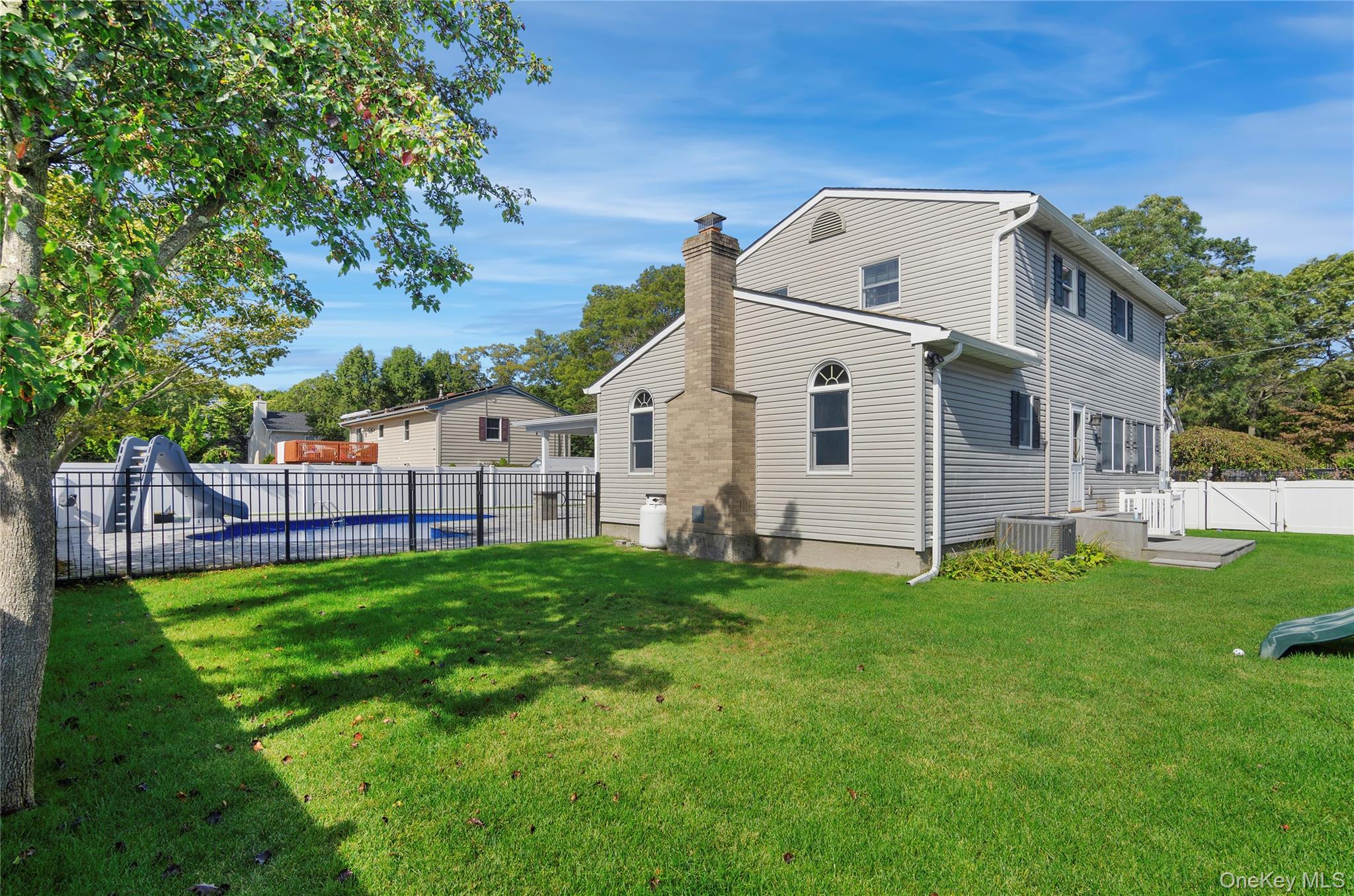 122 Dougherty Avenue, Holbrook, NY 11741