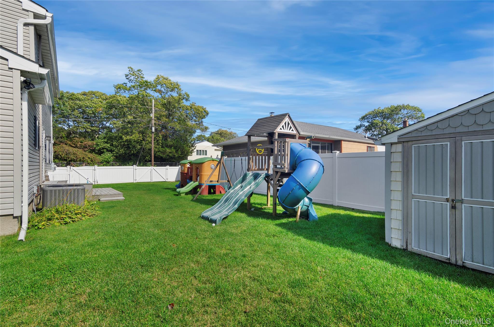 122 Dougherty Avenue, Holbrook, NY 11741