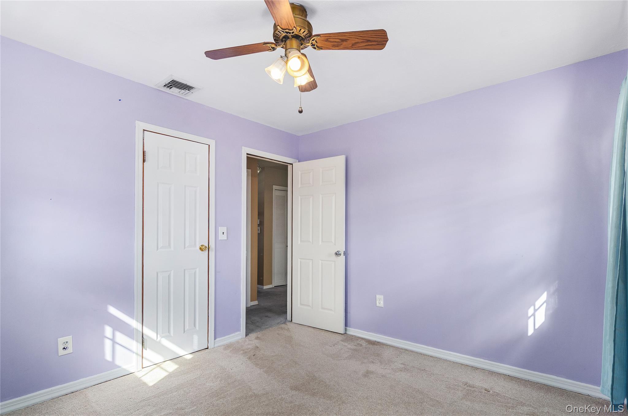 122 Dougherty Avenue, Holbrook, NY 11741