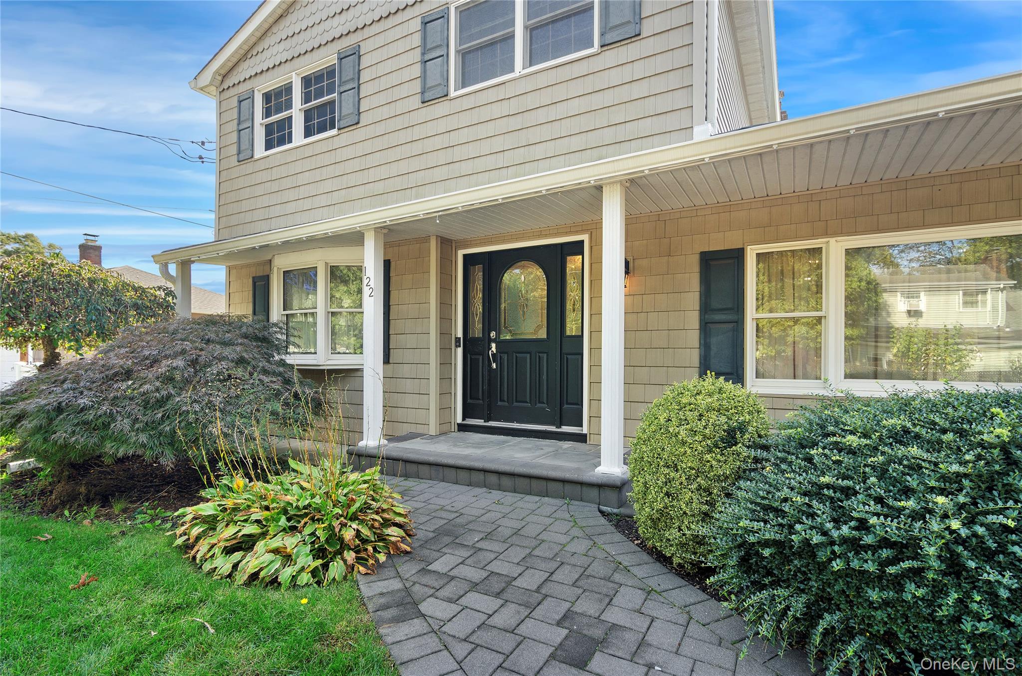 122 Dougherty Avenue, Holbrook, NY 11741