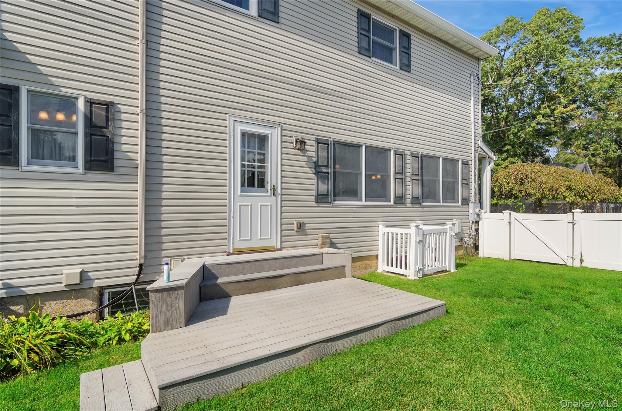 122 Dougherty Avenue, Holbrook, NY 11741