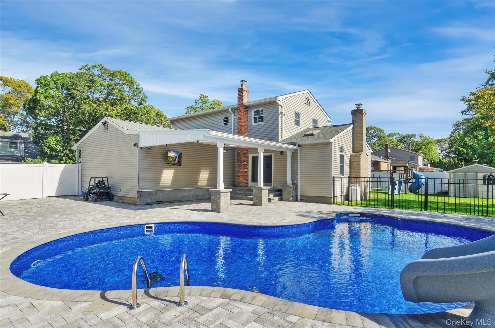 122 Dougherty Avenue, Holbrook, NY 11741