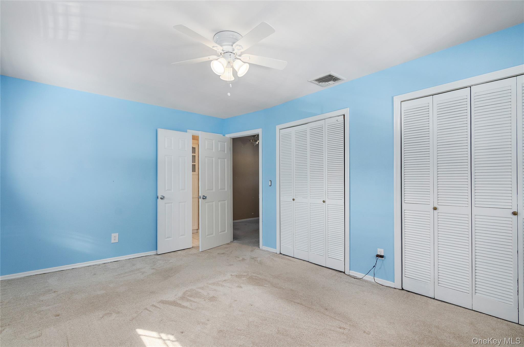 122 Dougherty Avenue, Holbrook, NY 11741