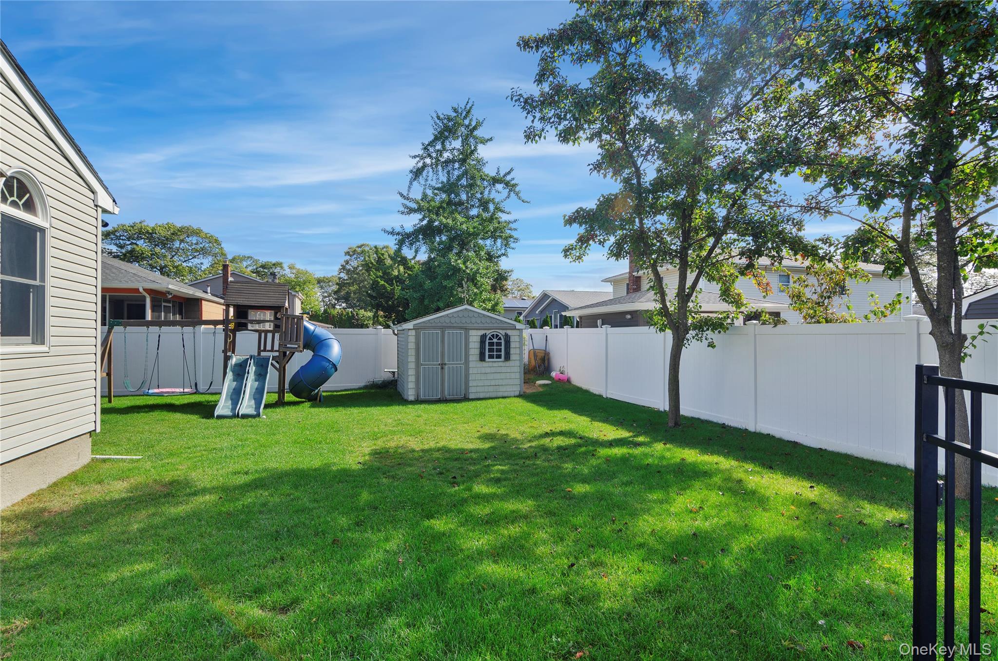 122 Dougherty Avenue, Holbrook, NY 11741