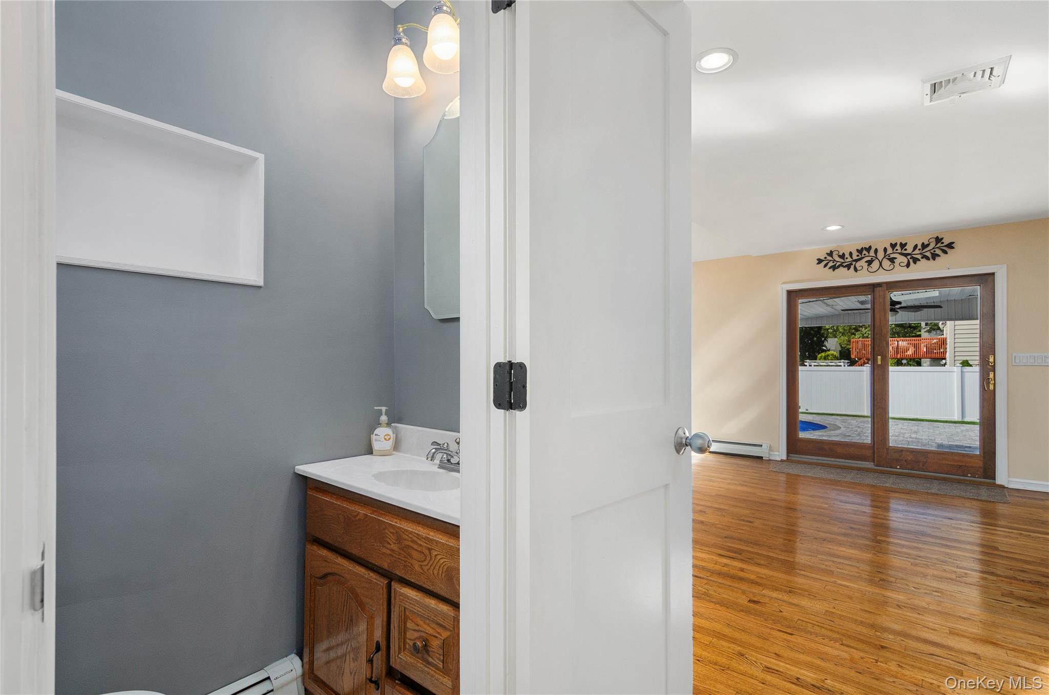 122 Dougherty Avenue, Holbrook, NY 11741