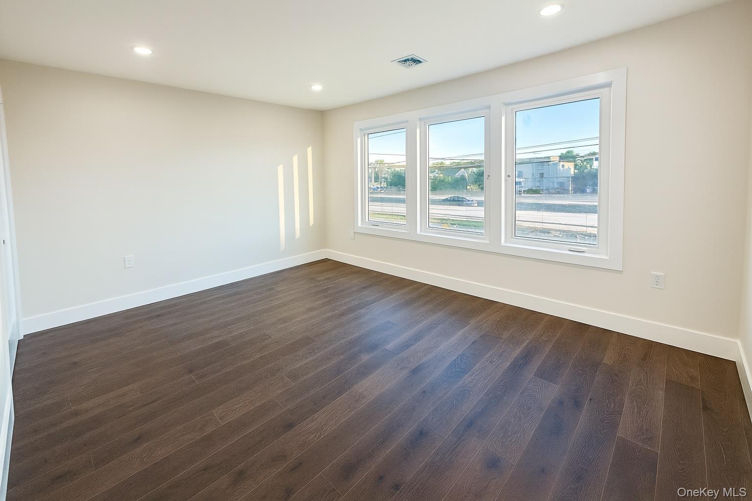 437 Sunrise Highway, West Babylon, NY 11704