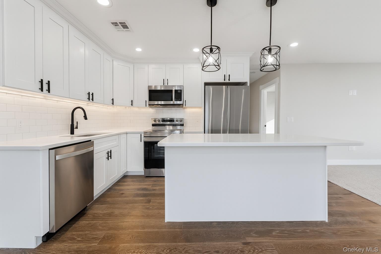 437 Sunrise Highway, West Babylon, NY 11704