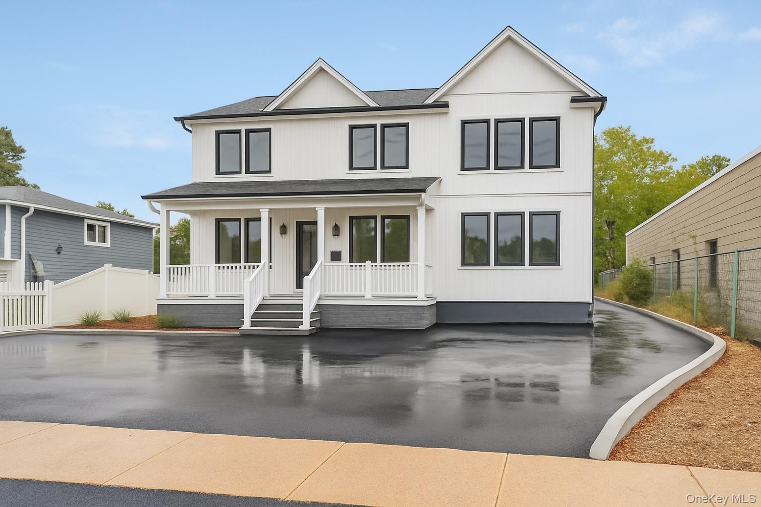 437 Sunrise Highway, West Babylon, NY 11704