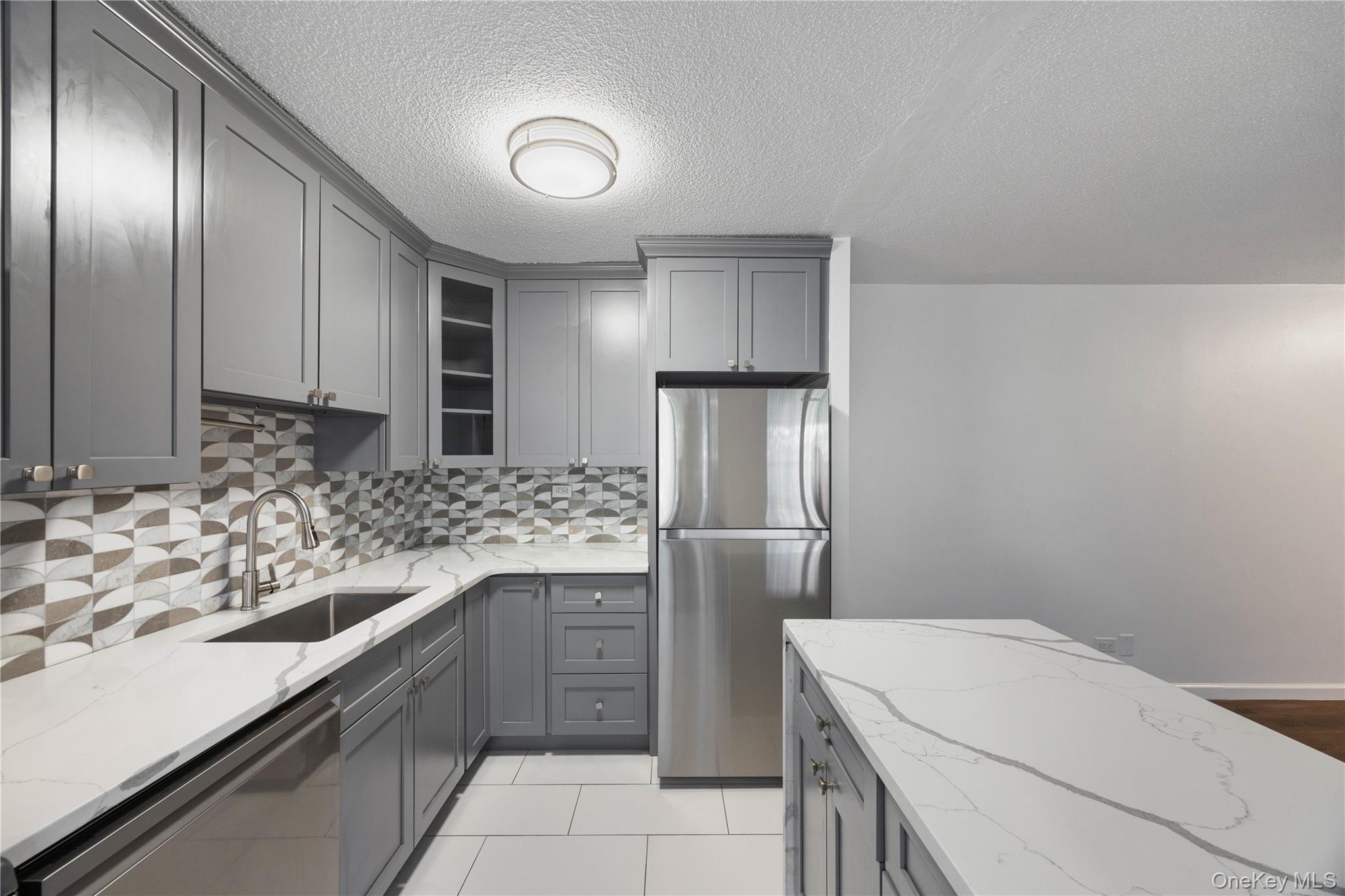 2550 Olinville Avenue # 4G, Bronx, NY 10467