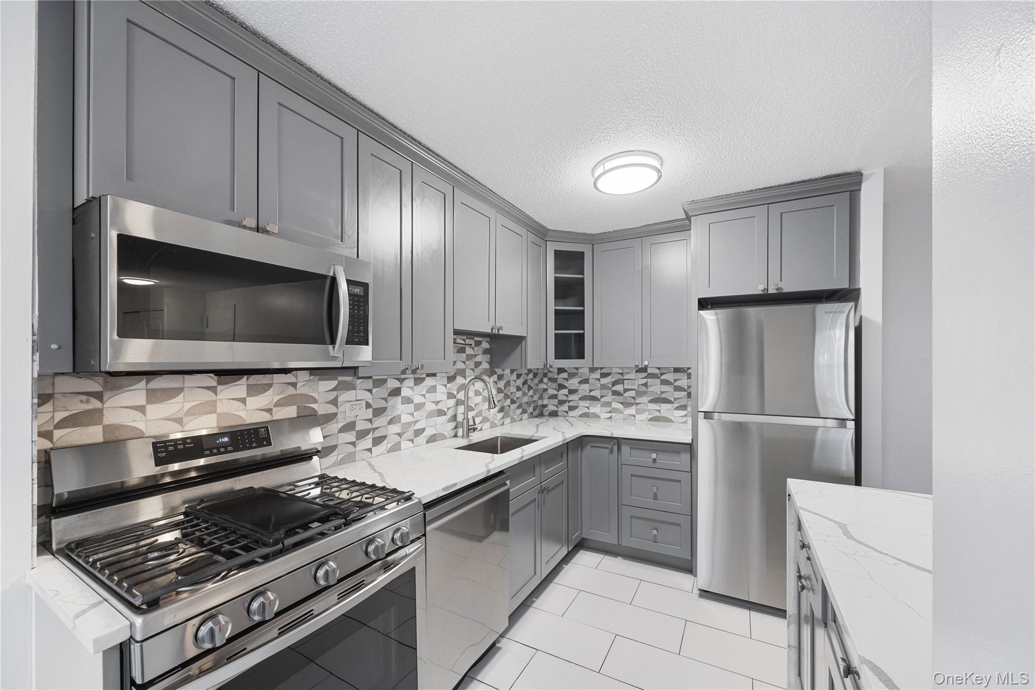 2550 Olinville Avenue # 4G, Bronx, NY 10467