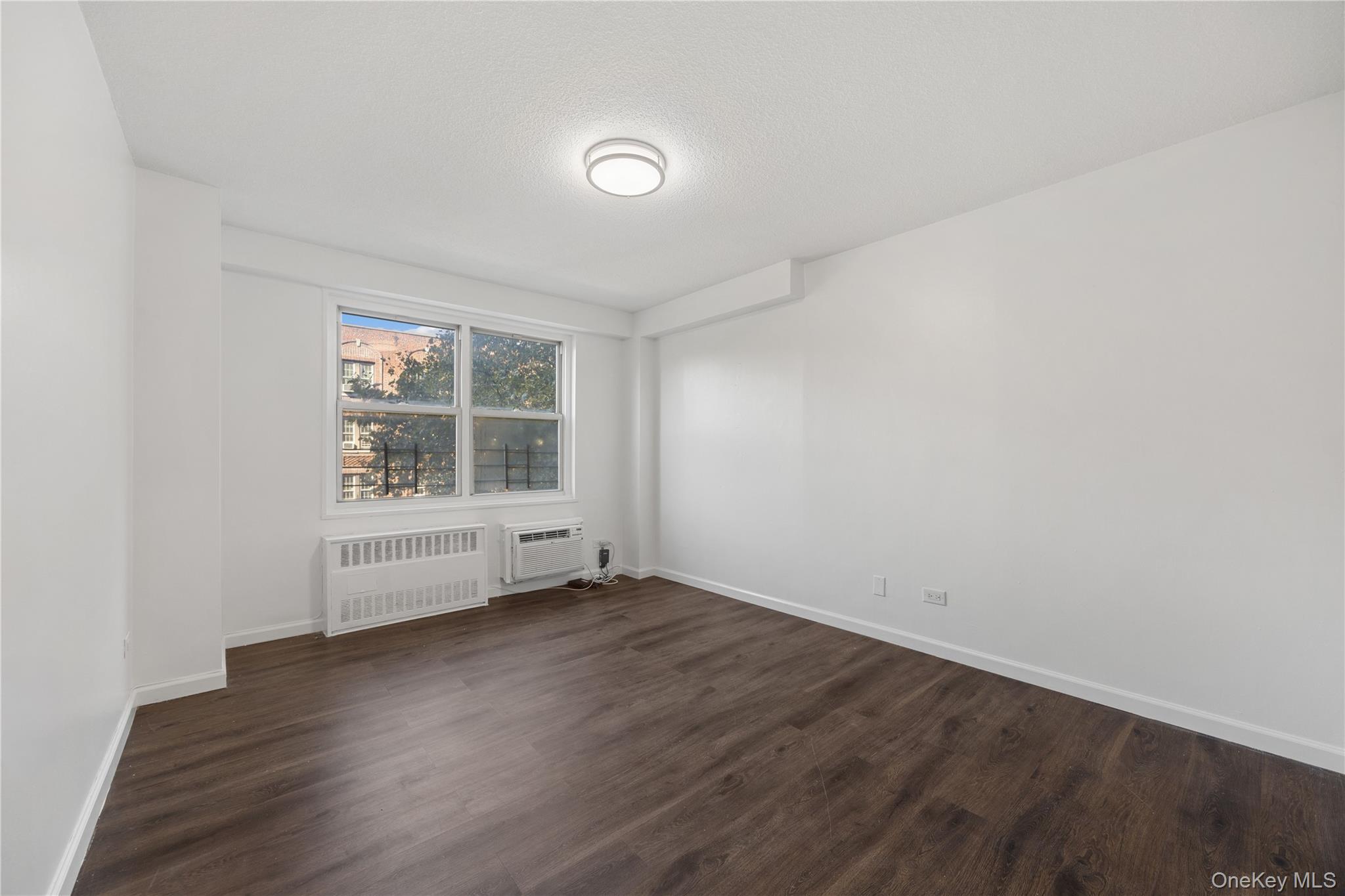 2550 Olinville Avenue # 4G, Bronx, NY 10467