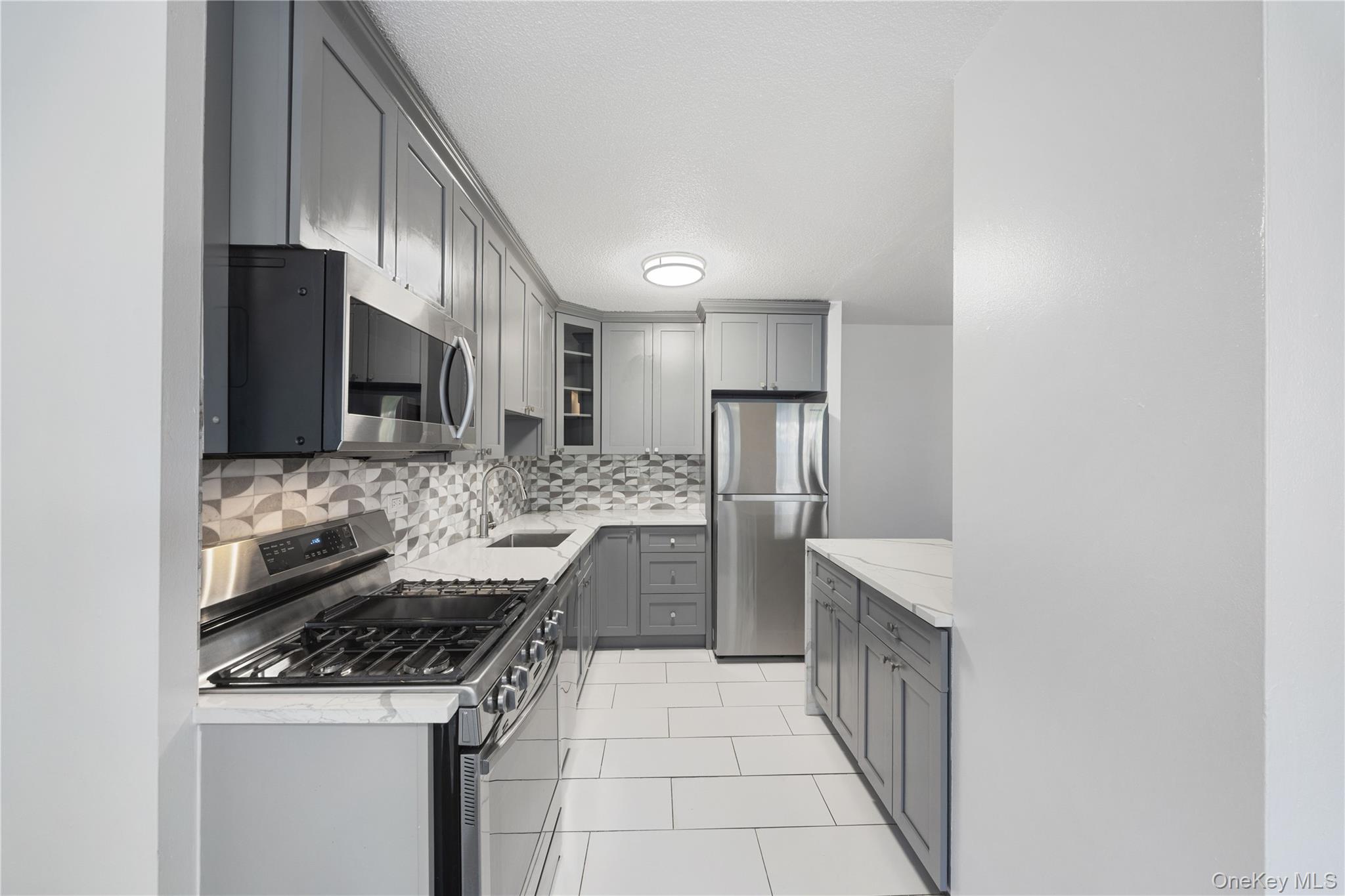 2550 Olinville Avenue # 4G, Bronx, NY 10467