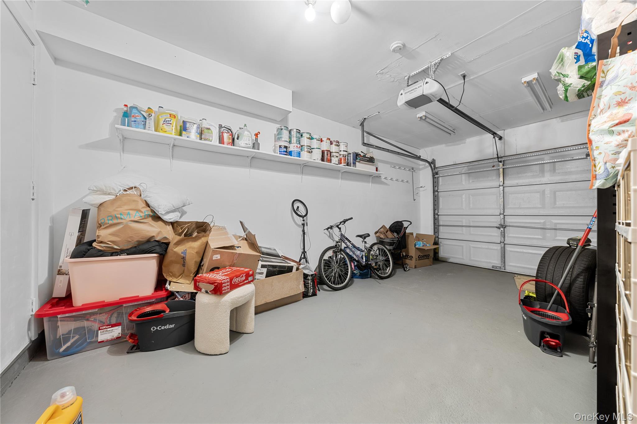 18 Lindsey Court, Holtsville, NY 11742