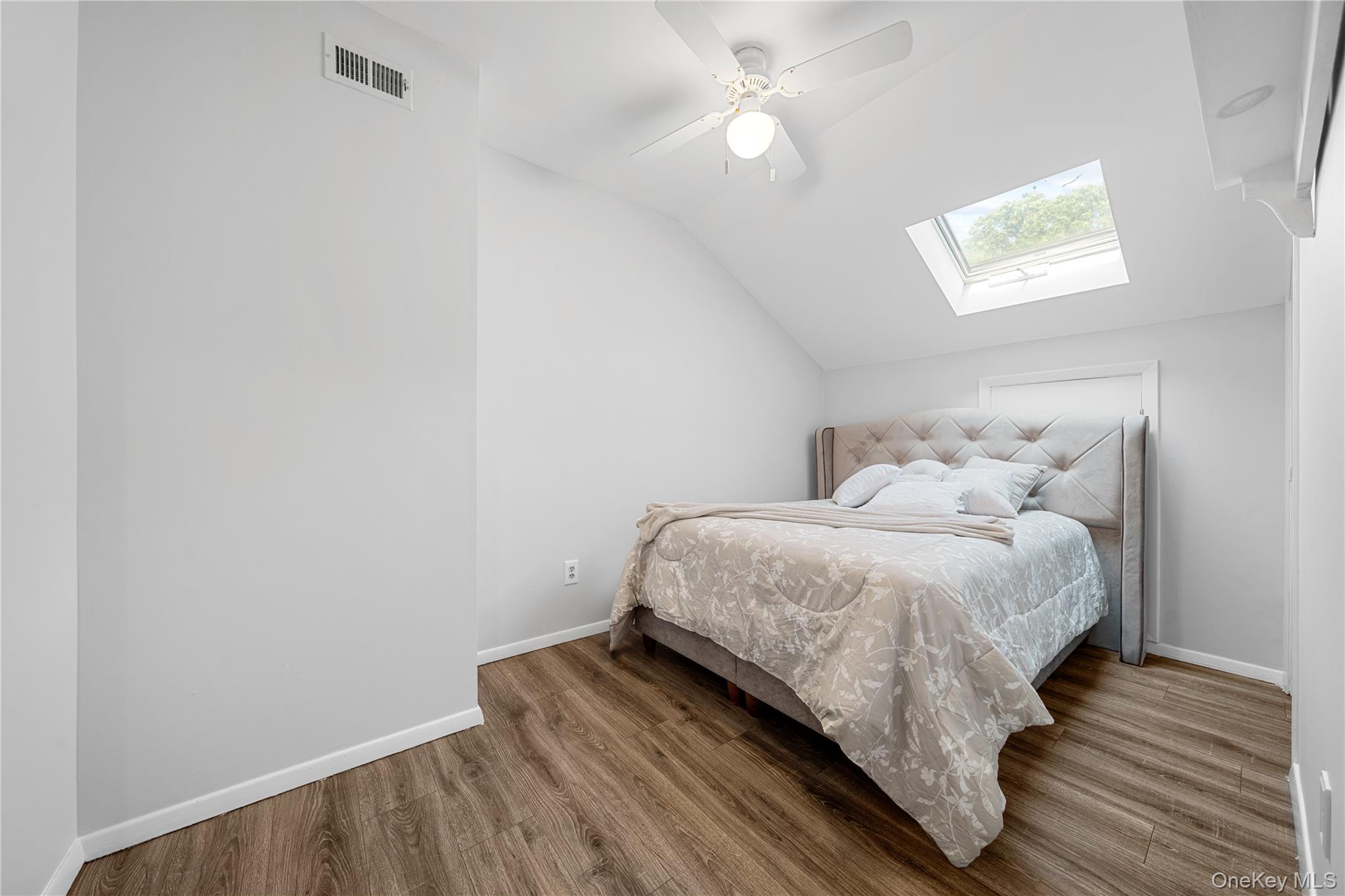 18 Lindsey Court, Holtsville, NY 11742