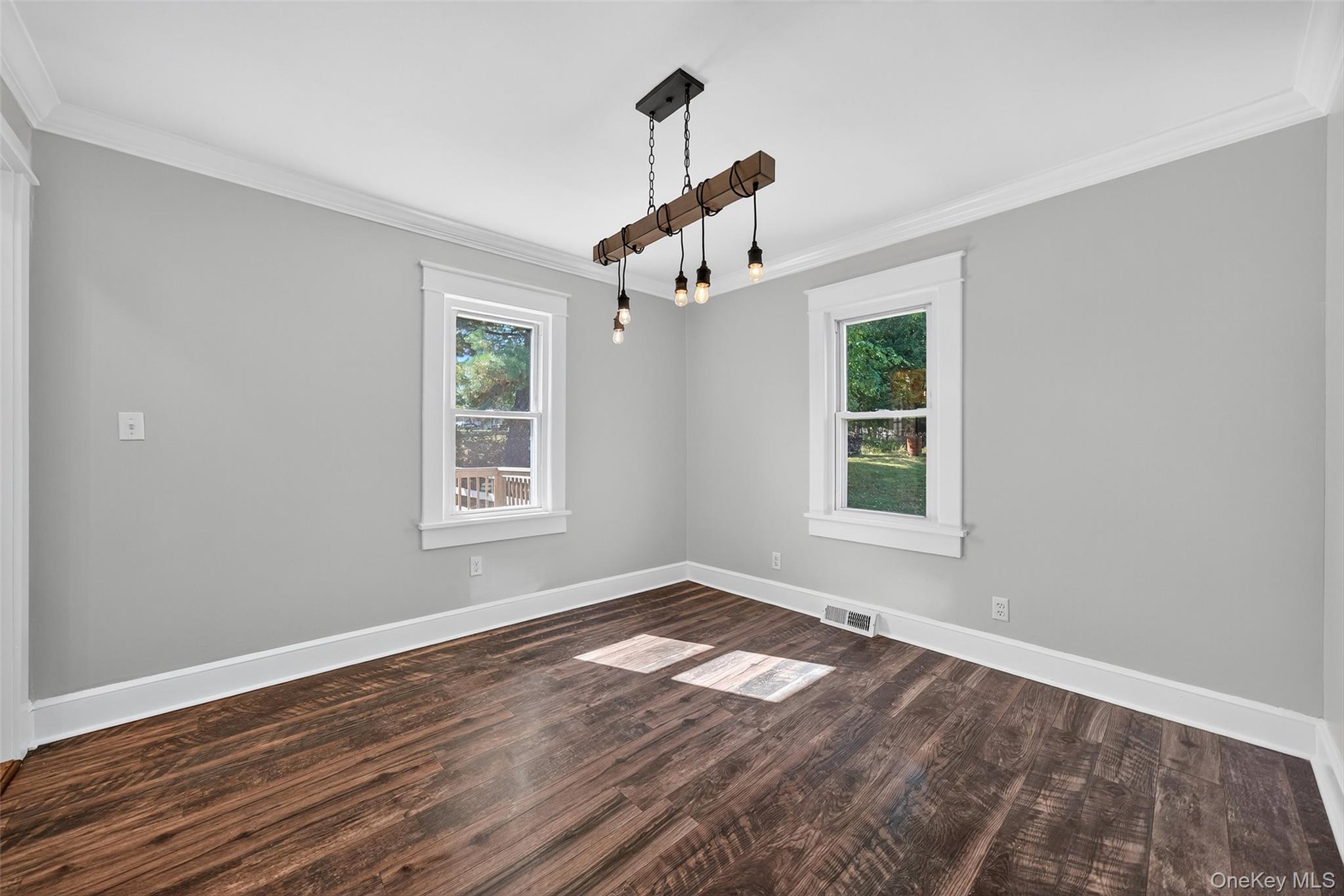 15 Clark Street, Middletown, NY 10940