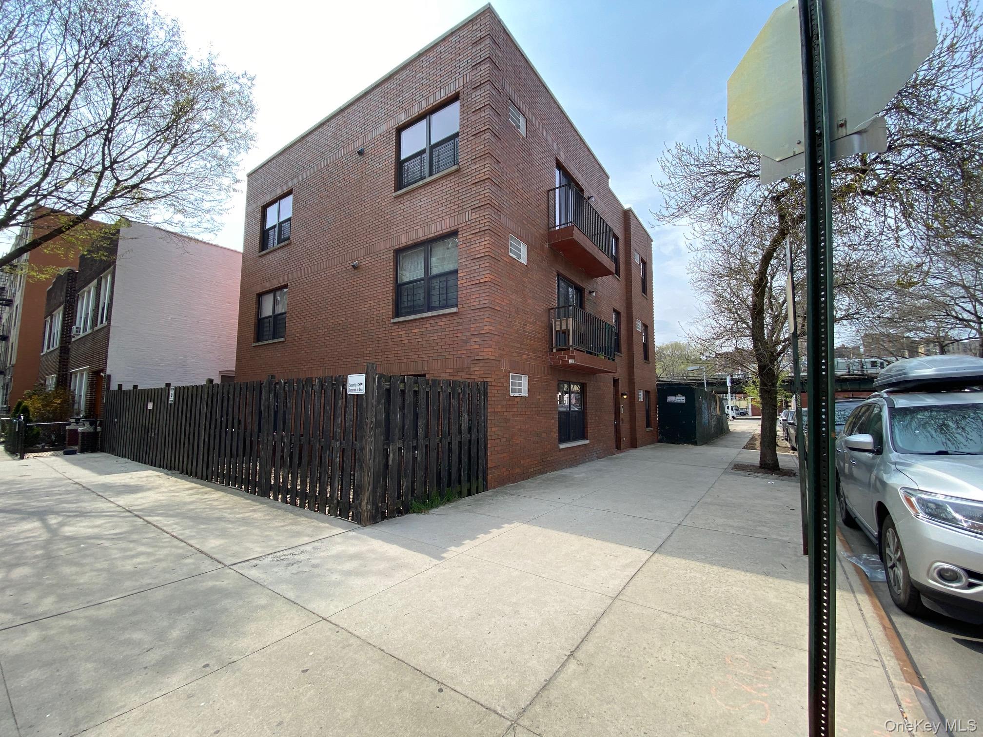 190 W 239th Street, Bronx, NY 10463