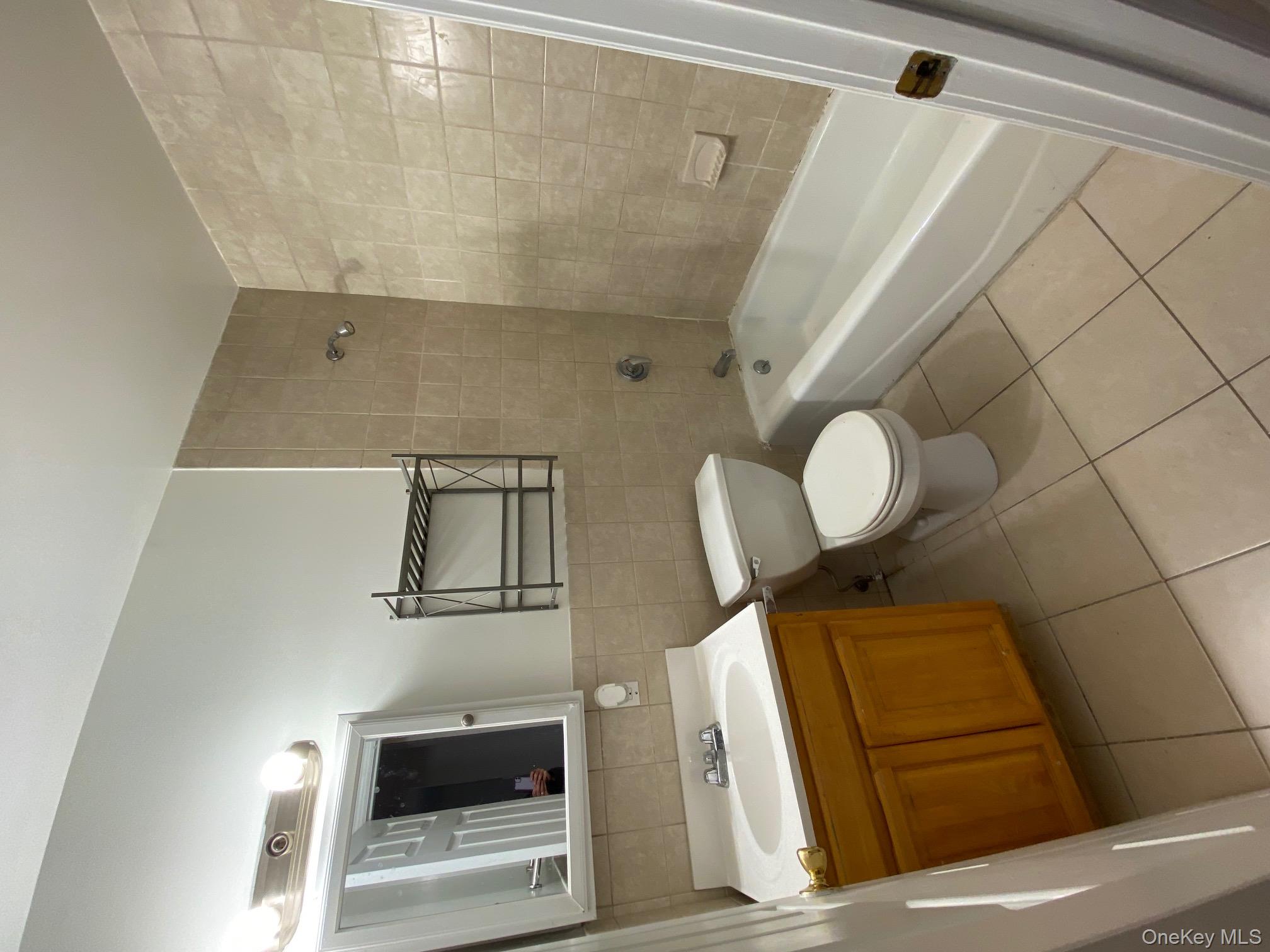 190 W 239th Street, Bronx, NY 10463