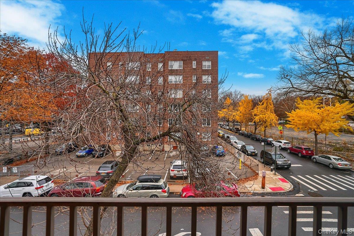 190 W 239th Street, Bronx, NY 10463