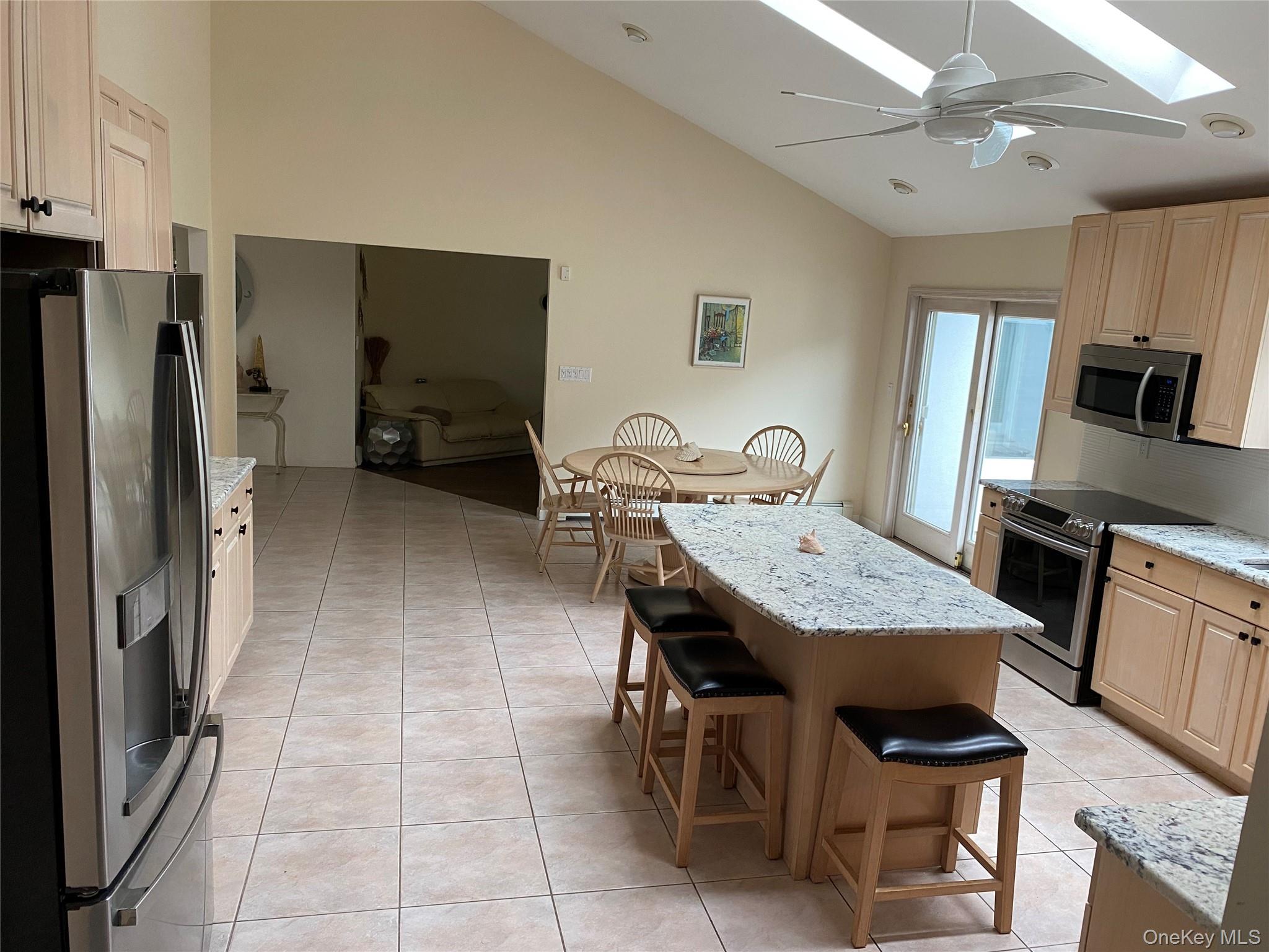 6 Twilight Court, Melville, NY 11747