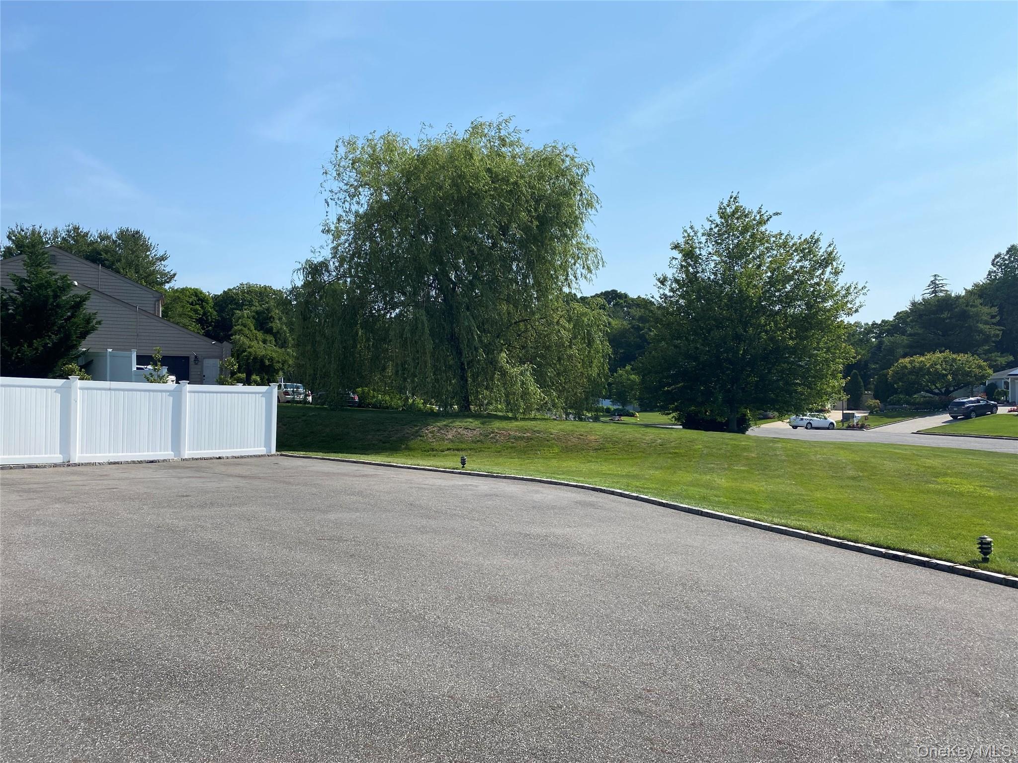 6 Twilight Court, Melville, NY 11747