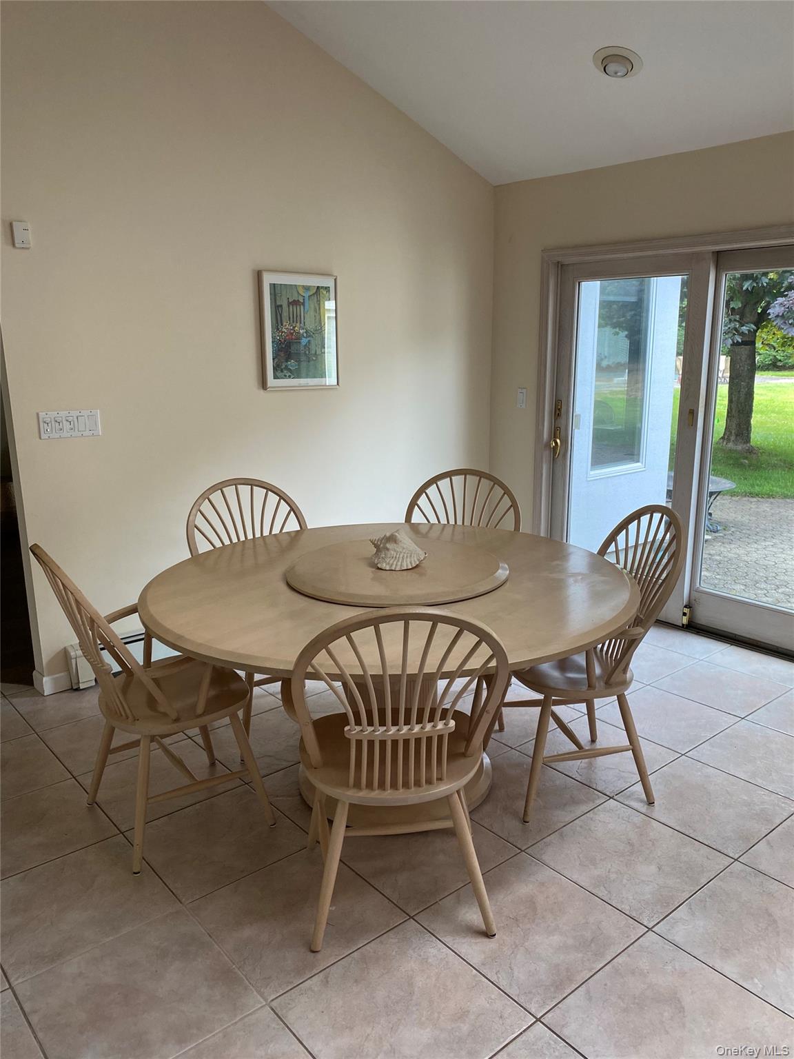 6 Twilight Court, Melville, NY 11747