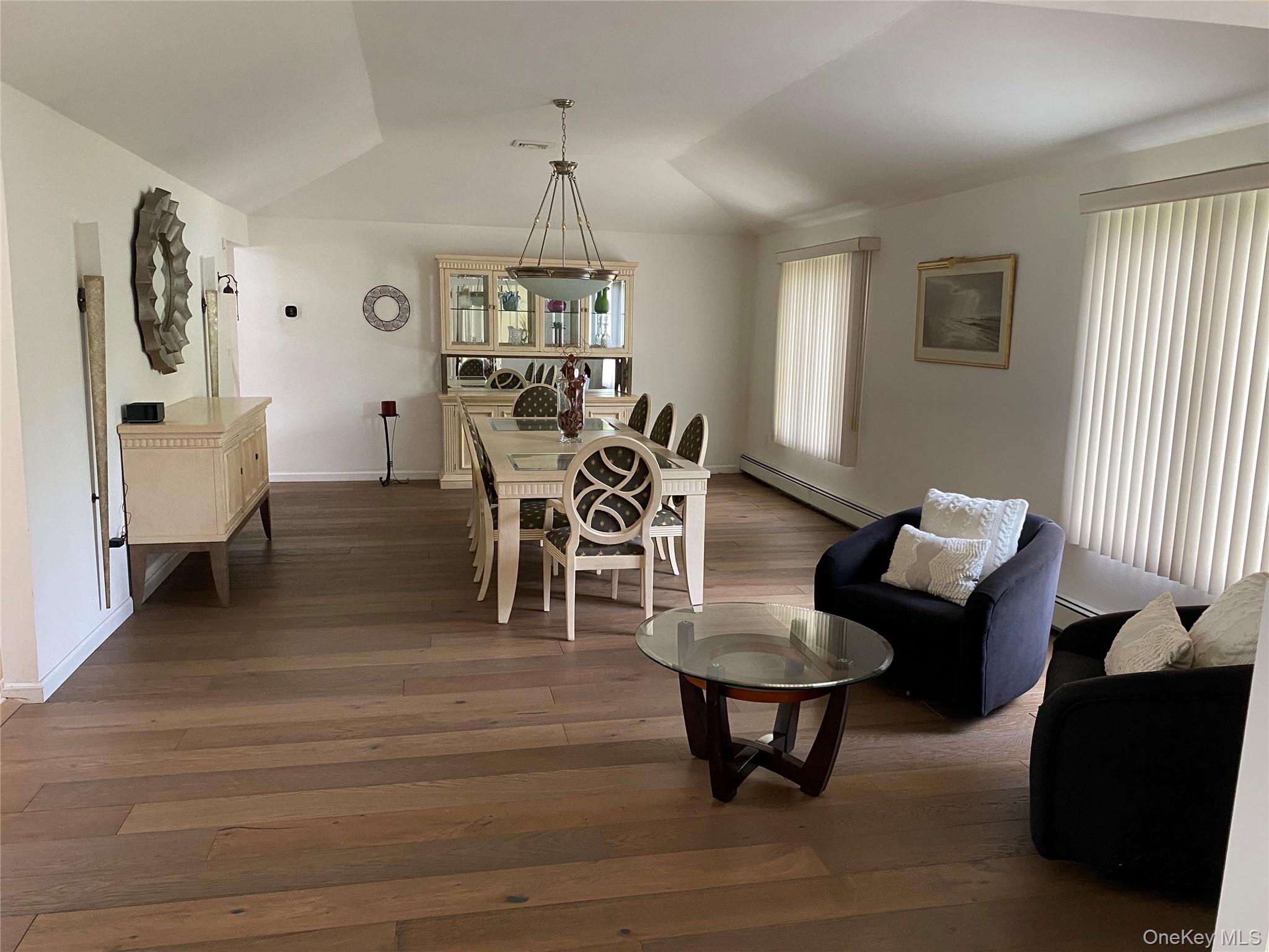 6 Twilight Court, Melville, NY 11747