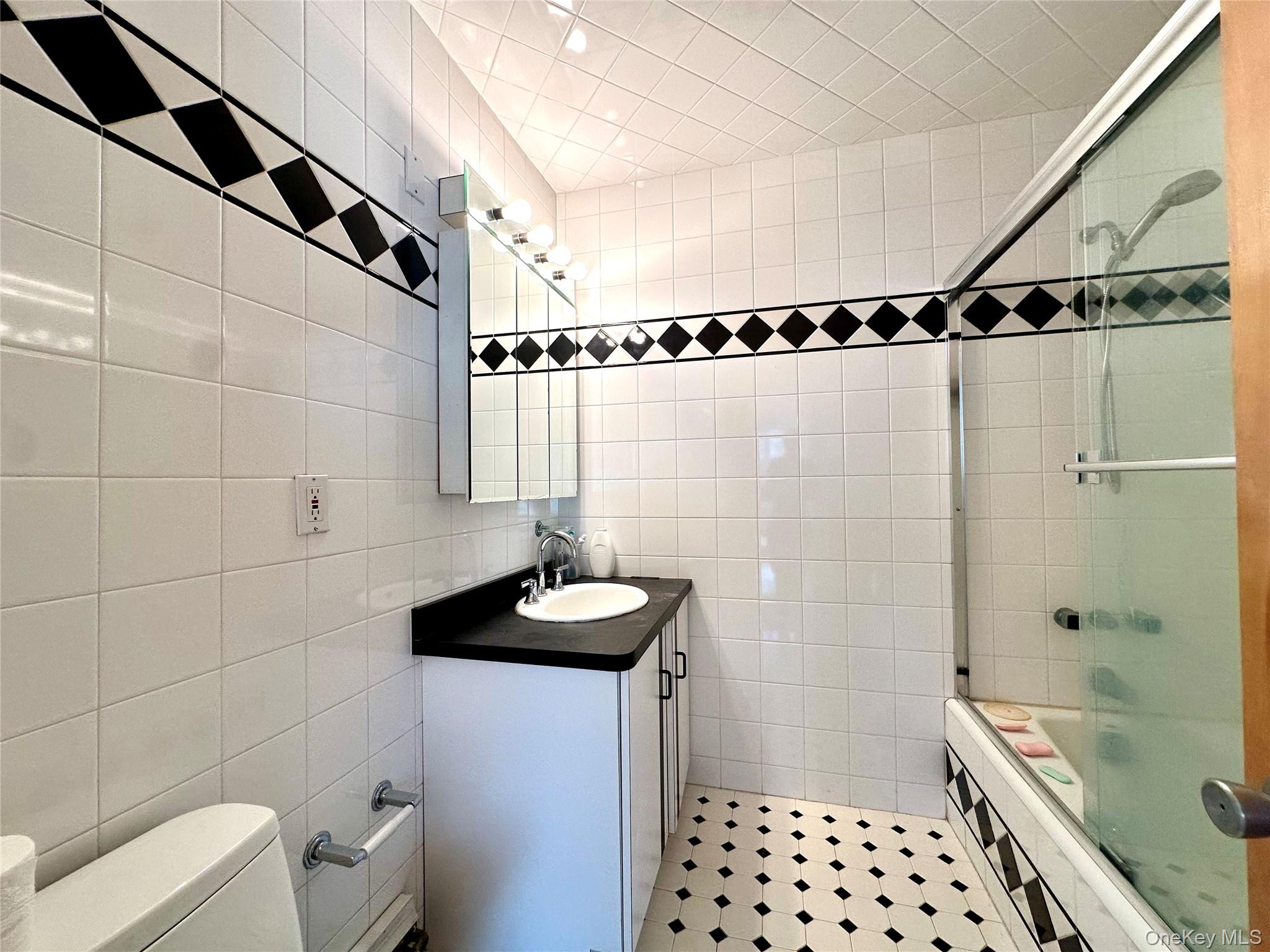 1027 Windermere Road, Franklin Square, NY 11010